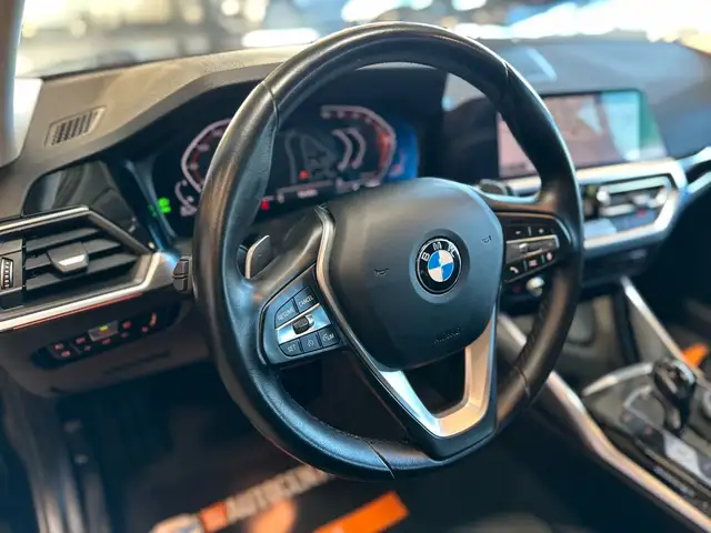 BMW 3 Series view 11