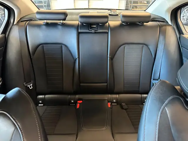 BMW 3 Series view 12