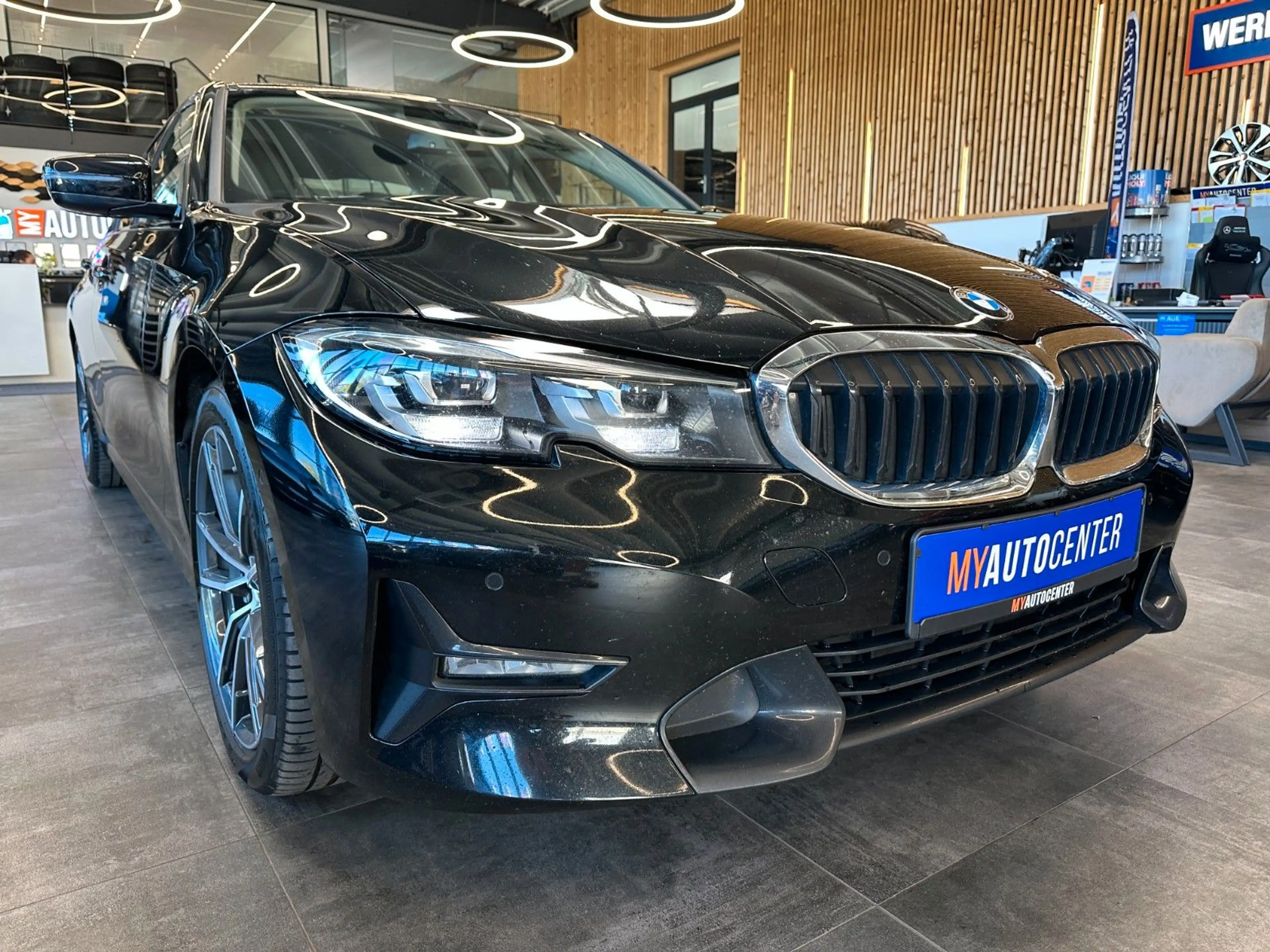 BMW 330 *1-HAND*SERVICE/TÜV NEU*KEYLESS*LED*M-SPORT* — photo 3