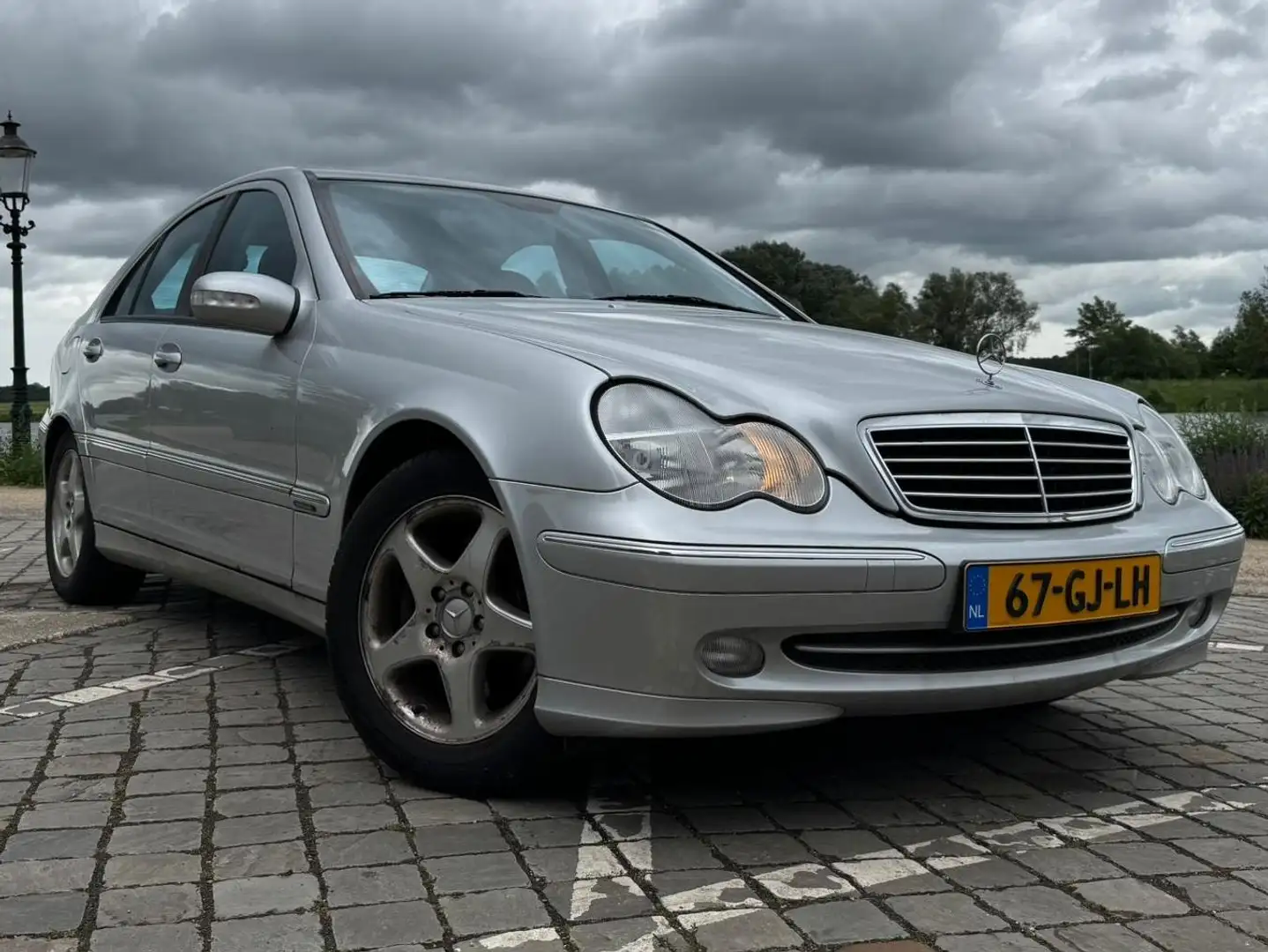 Mercedes-Benz C 240 Elegance Grau - 2