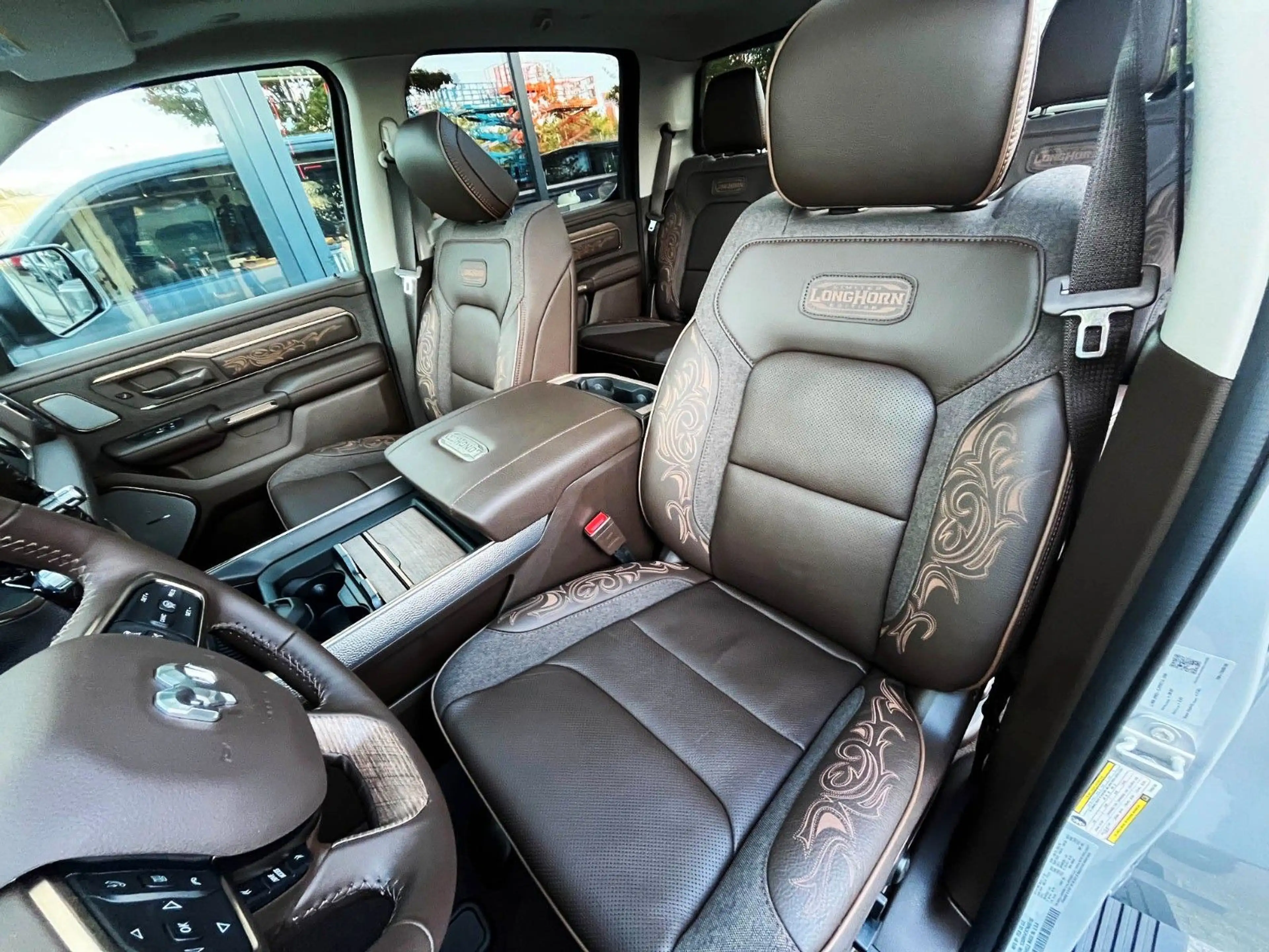 Dodge RAM Ram 1500 Crew Cab Longhorn  5.7l V8 MY26 — photo 12