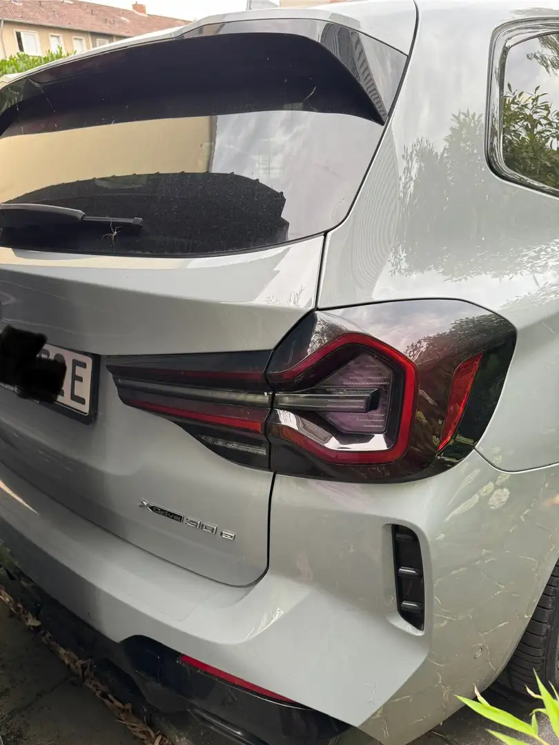 BMW X3 M xDrive30e Aut. Sport, Grau met. - 2