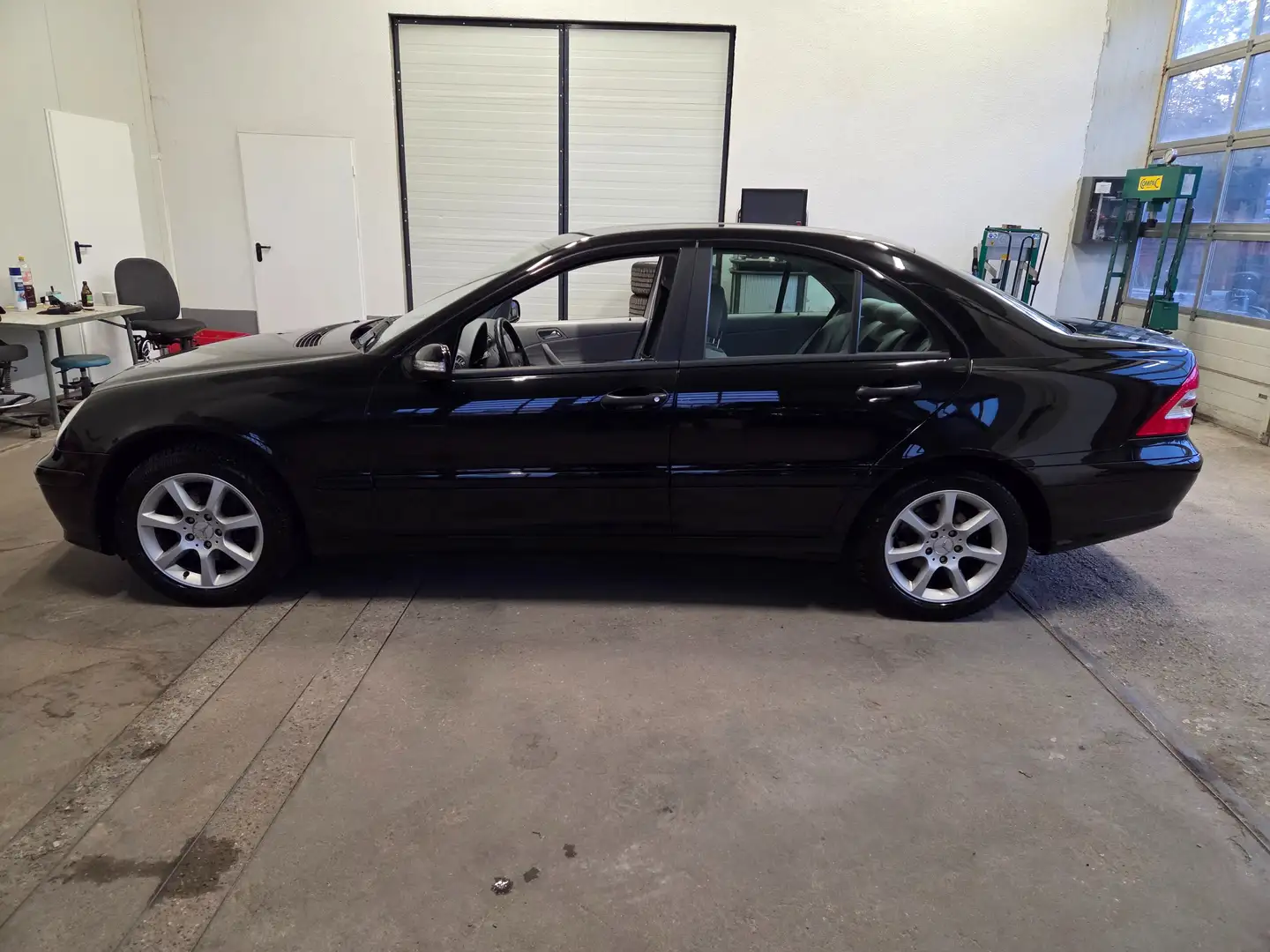 Mercedes-Benz C 180 C 180 Kompressor Top Zustand Tüv Neu! Schwarz - 2