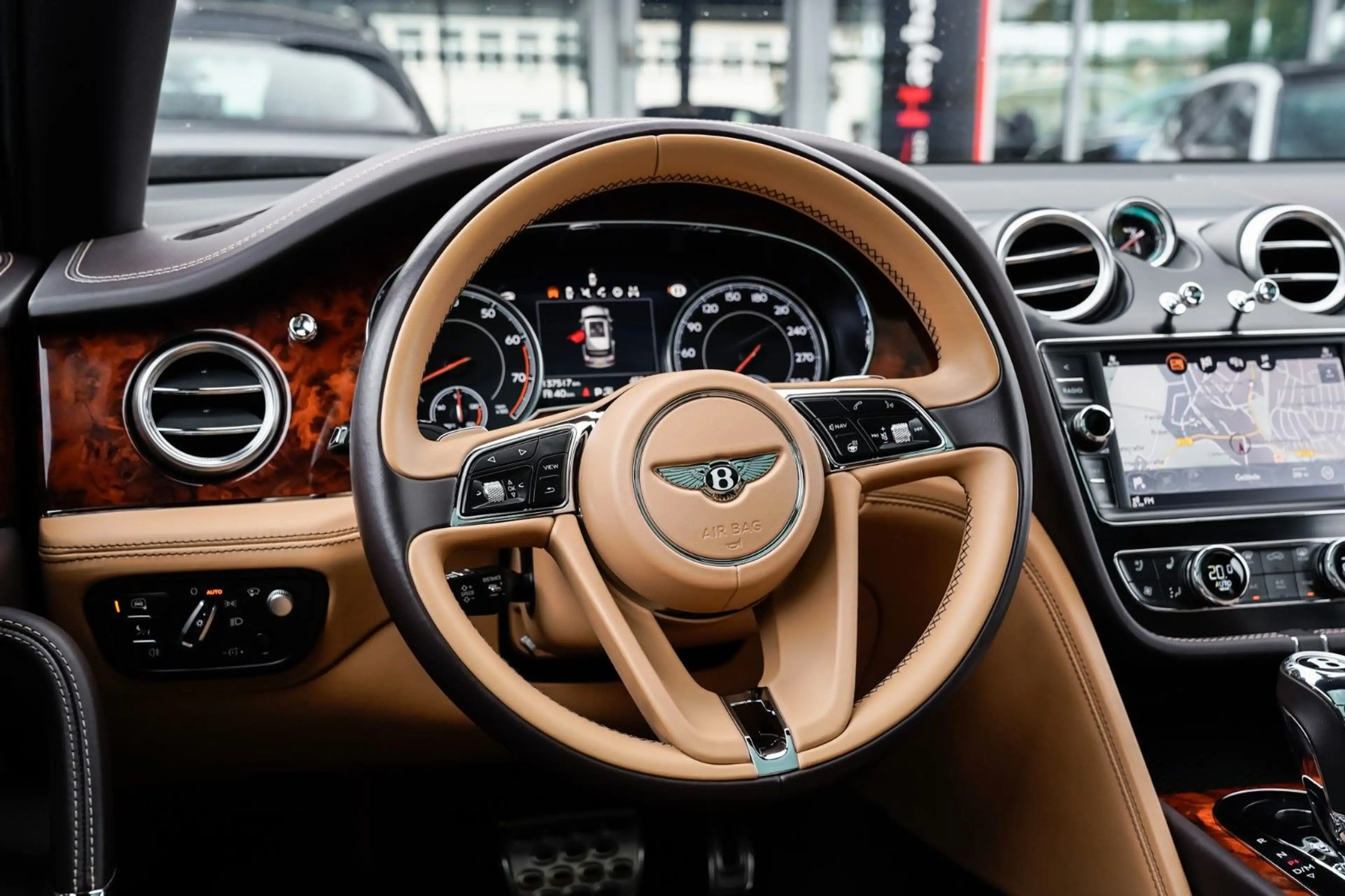 Bentley Bentayga 6.0 W12 Pano-All Terrain-City-Touring — photo 12