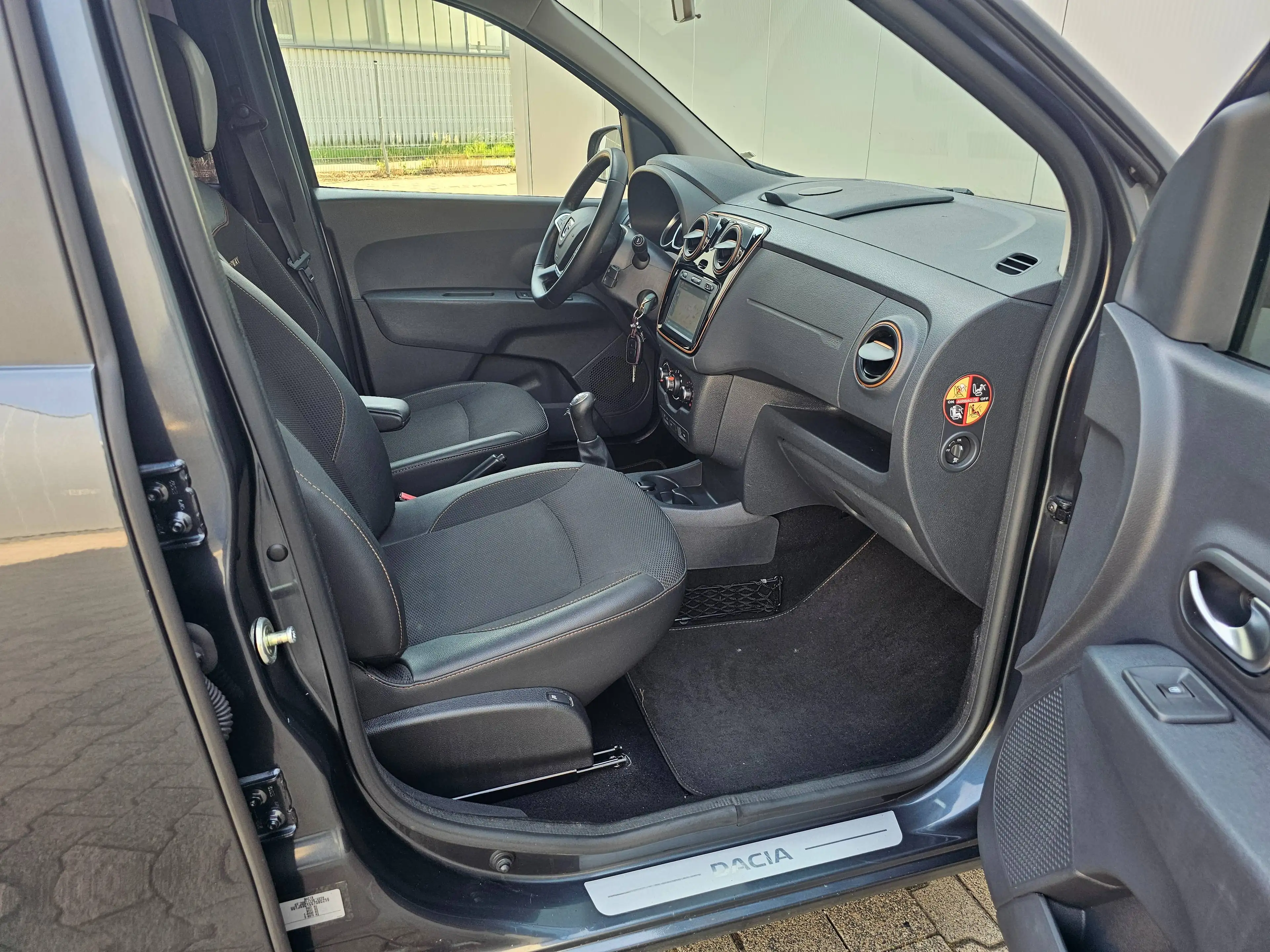 Dacia Lodgy Stepway Celebration*STEUERKETTE/INSP. NEU* — photo 12