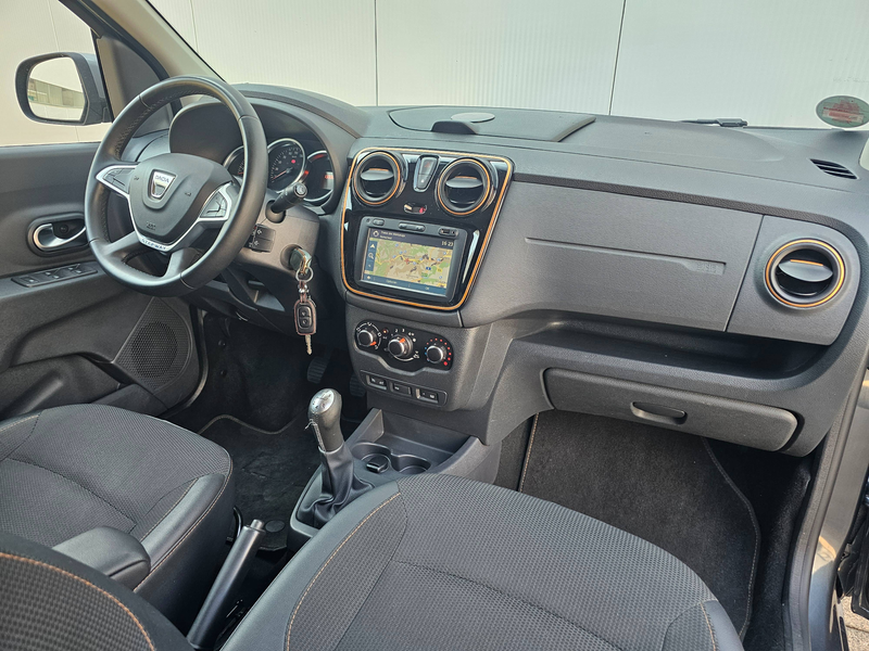 Dacia Lodgy Stepway Celebration*STEUERKETTE/INSP. NEU* — photo 11