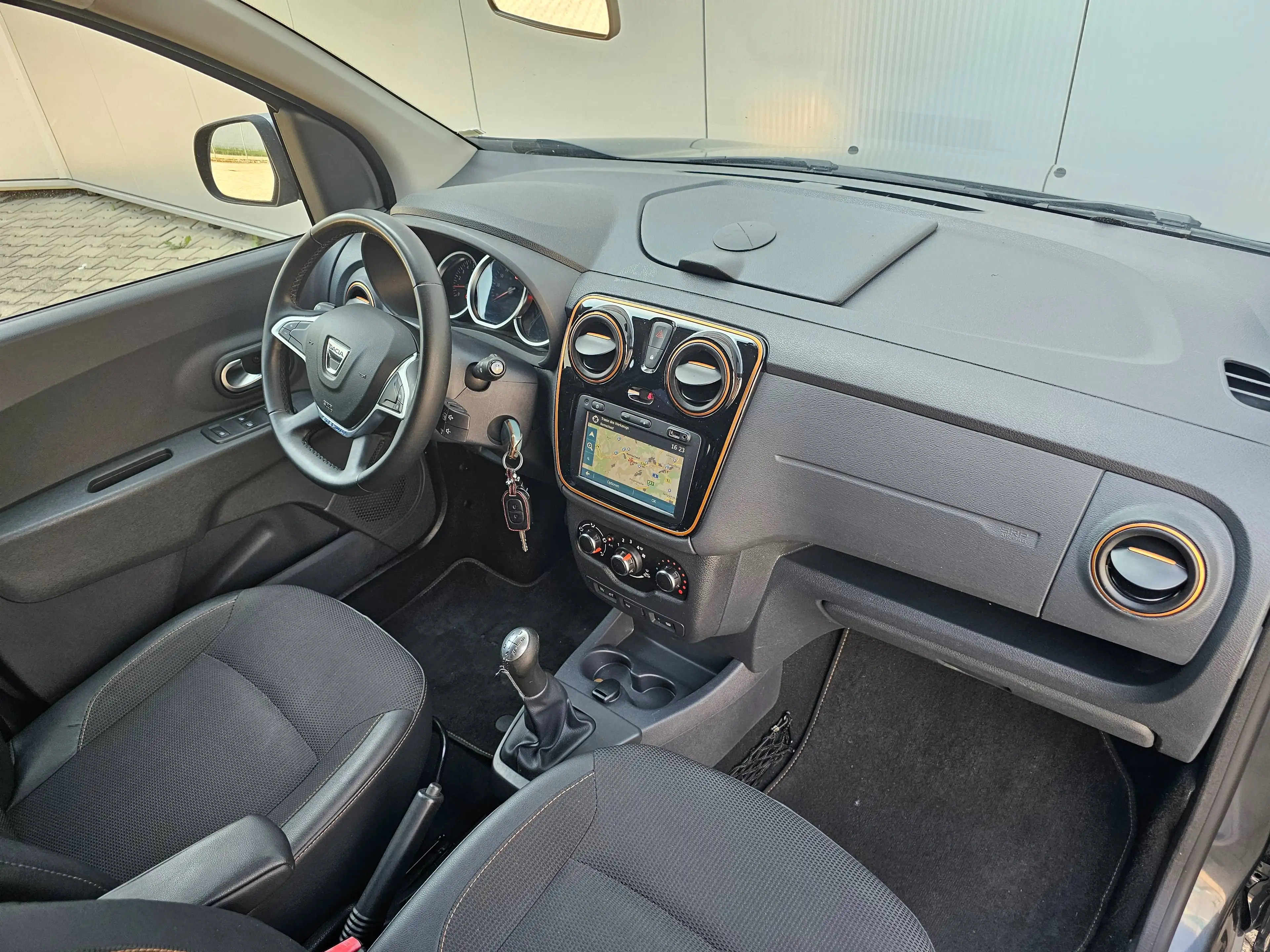 Dacia Lodgy Stepway Celebration*STEUERKETTE/INSP. NEU* — photo 13