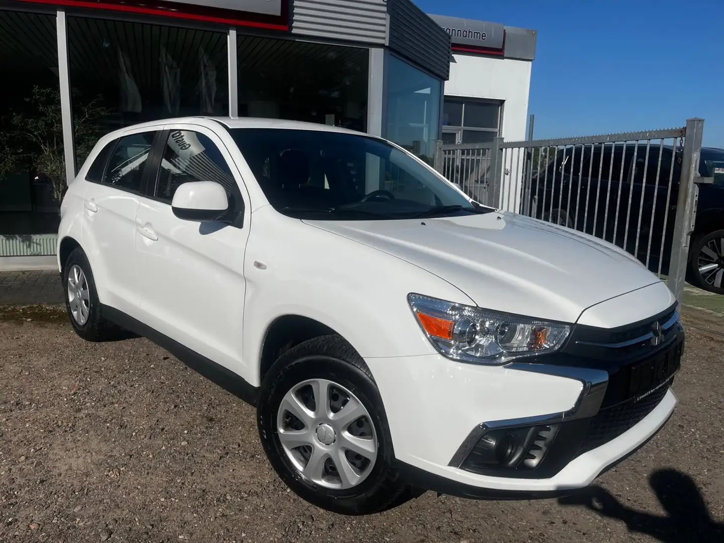 Mitsubishi ASX 1.6 MIVEC Basis 2WD  STANDHEIZUNG Weiß - 2