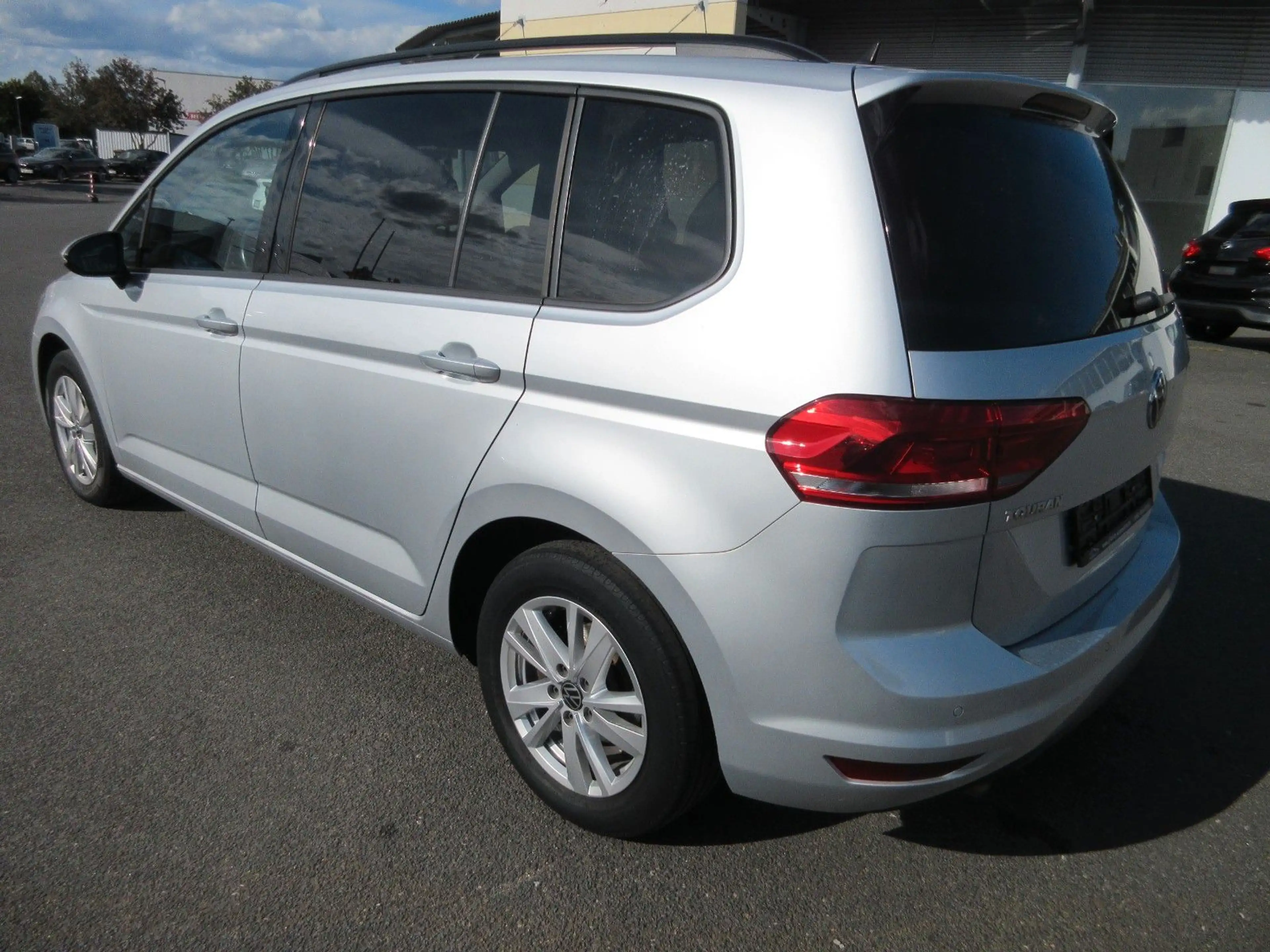 Volkswagen Touran Comfortline BMT **2.HAND** — photo 5