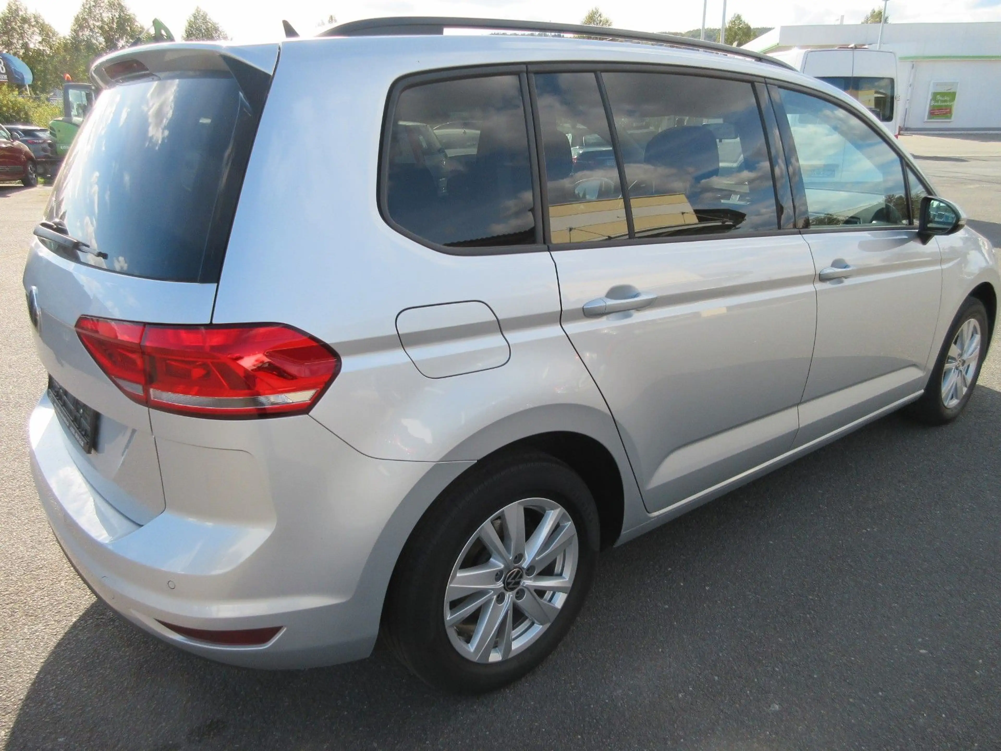 Volkswagen Touran Comfortline BMT **2.HAND** — photo 4