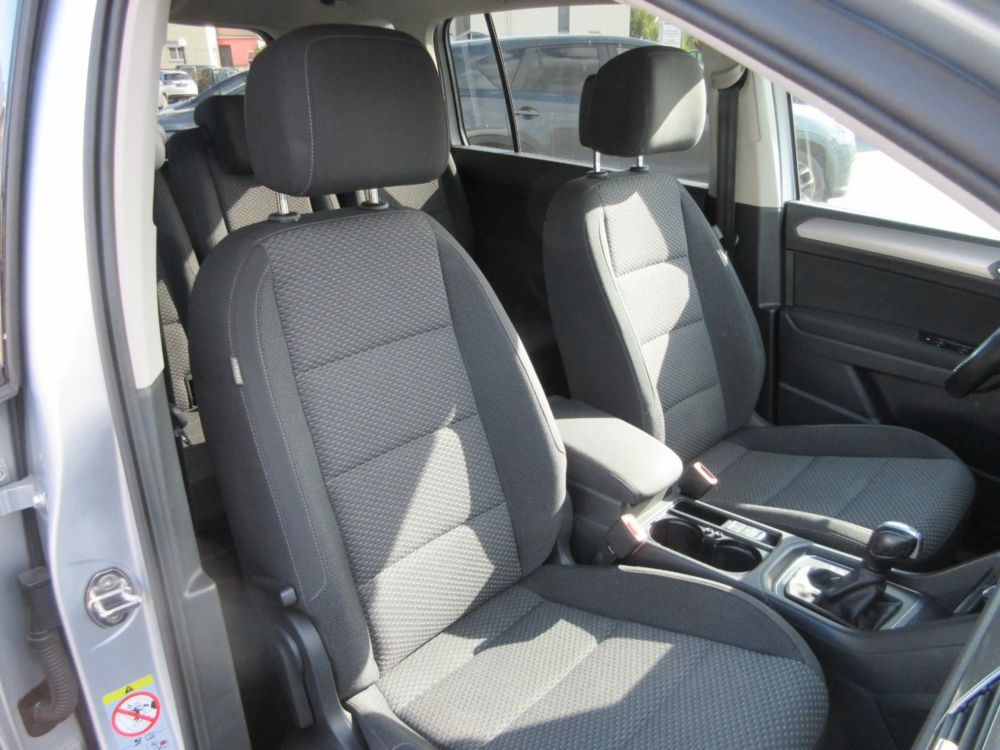 Volkswagen Touran Comfortline BMT **2.HAND** — photo 9