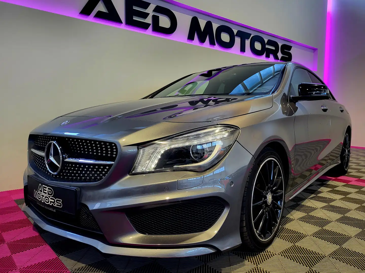 Mercedes-Benz CLA 200 CLA 200 Limousine AMG LINE Grau - 1