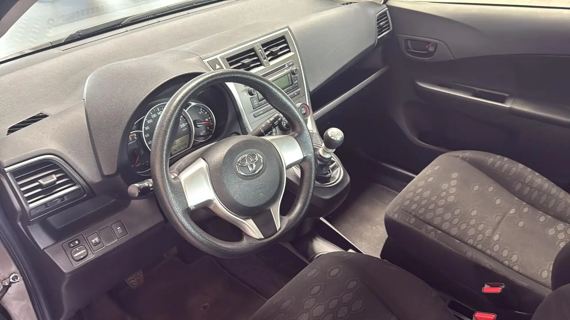Toyota Verso-S 1.3 Cool 50tkm. Klima Guter Zustand! Barna - 2