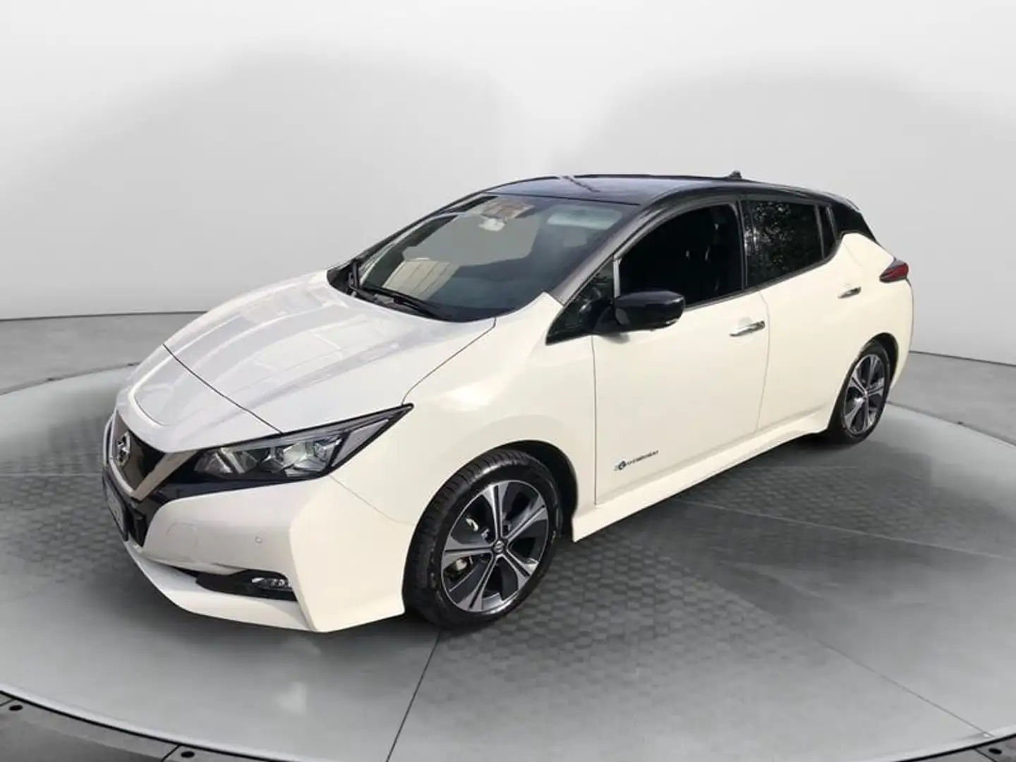 Nissan Leaf N-Connecta 40 kWh White - 1