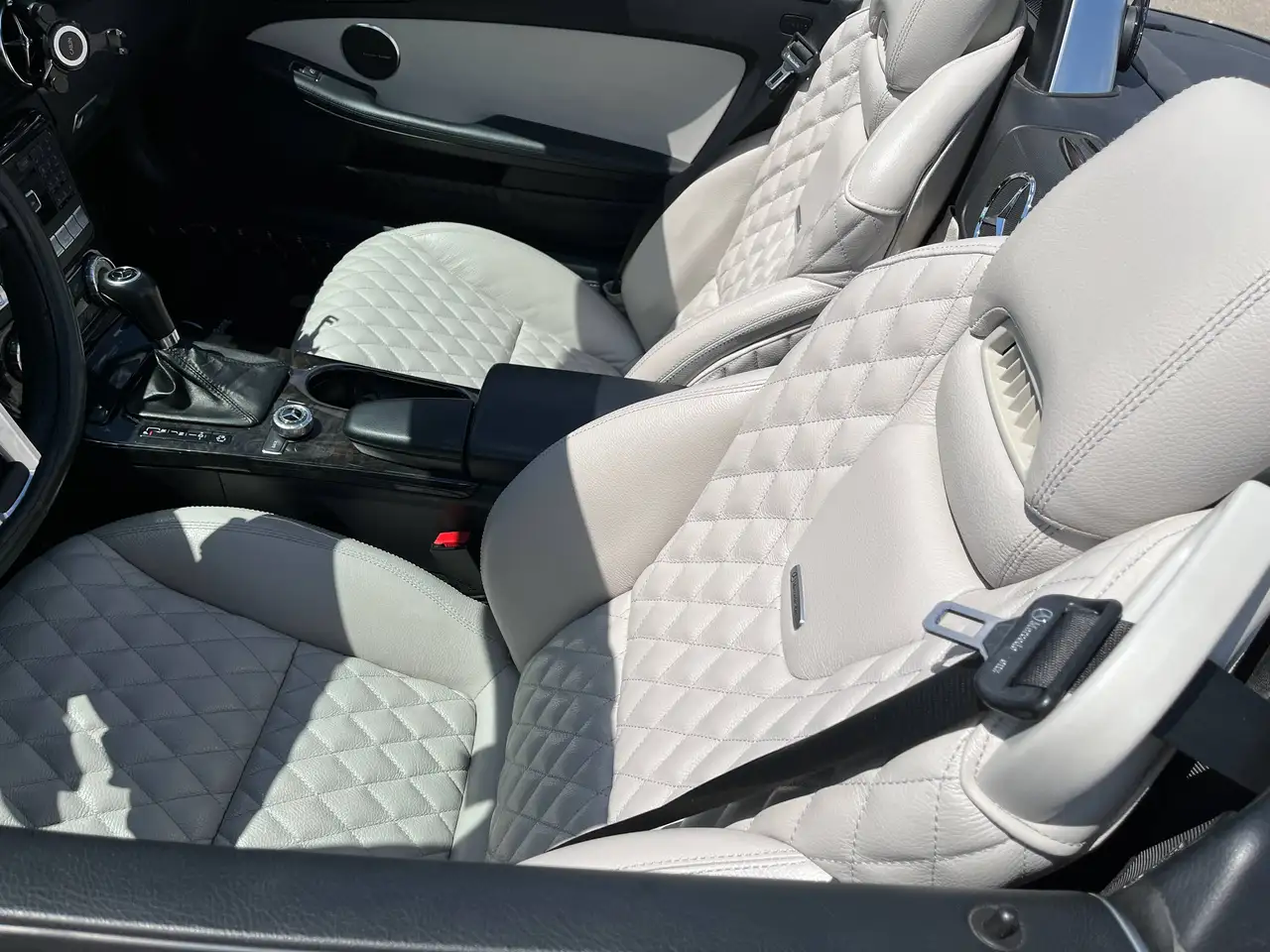 Mercedes-Benz SLK снимка Mercedes-Benz SLK