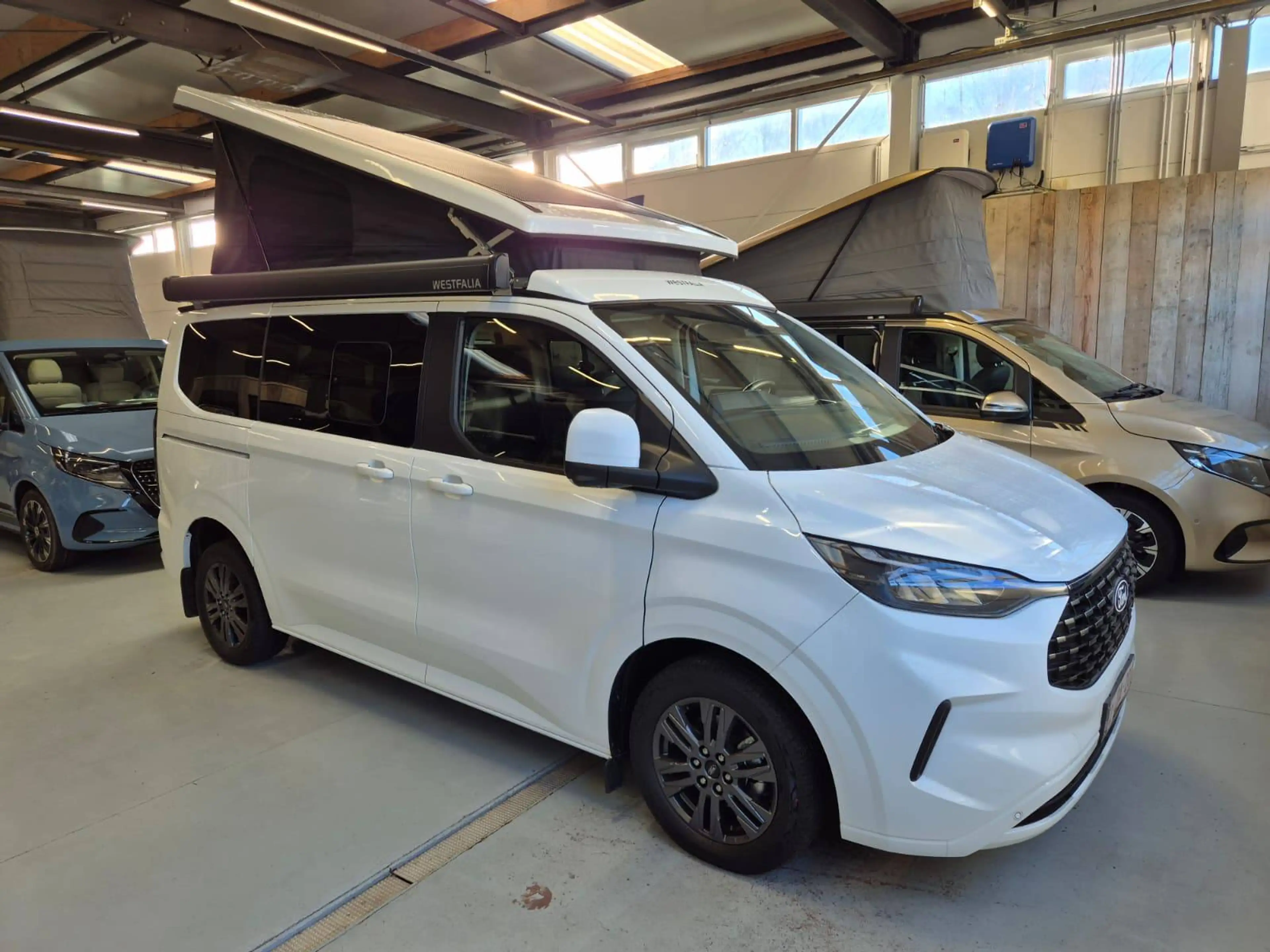 Ford Nugget KWB (Korte Wielbasis) - 4X4 - Titanium Versie — photo 2