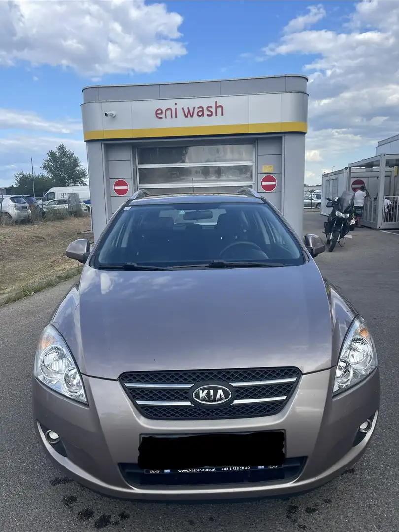 Kia Ceed SW / cee'd SW 1,6 CRDi Motion DPF Klimatronic Bj.2009 Grau - 2