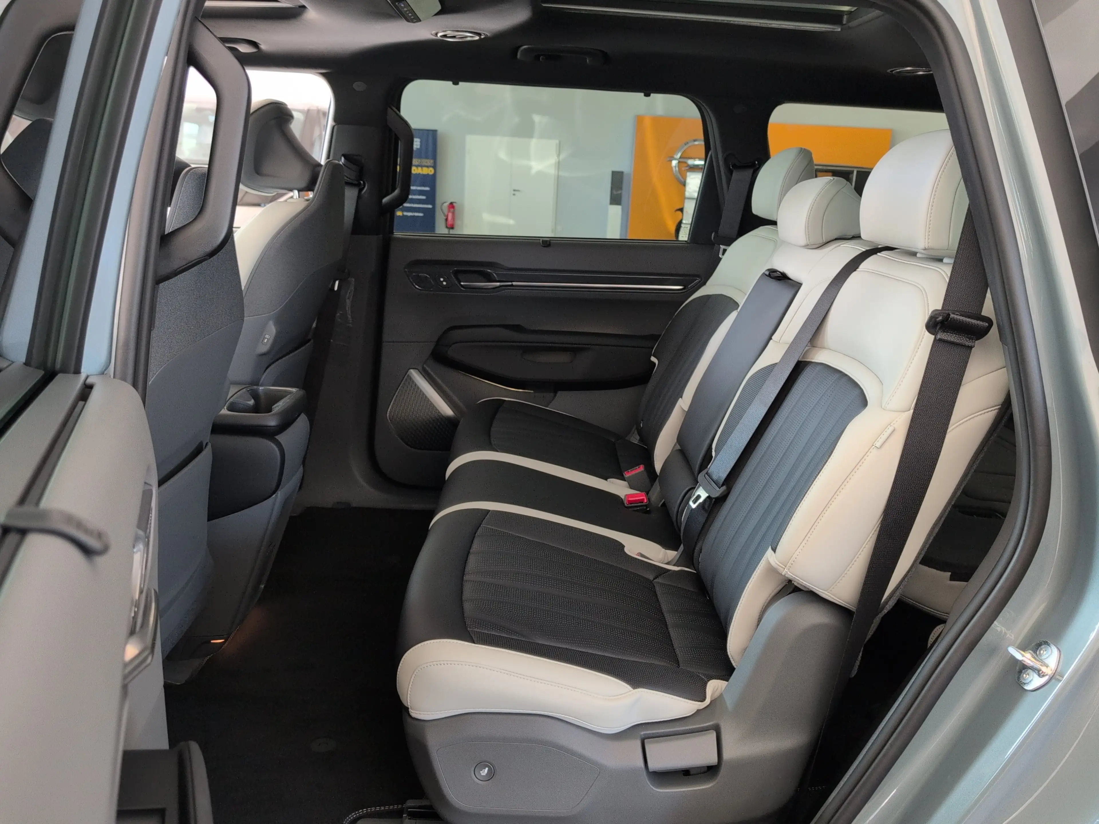 Kia EV9 AWD GT-Line 99,8-kWh Glasdach — photo 10