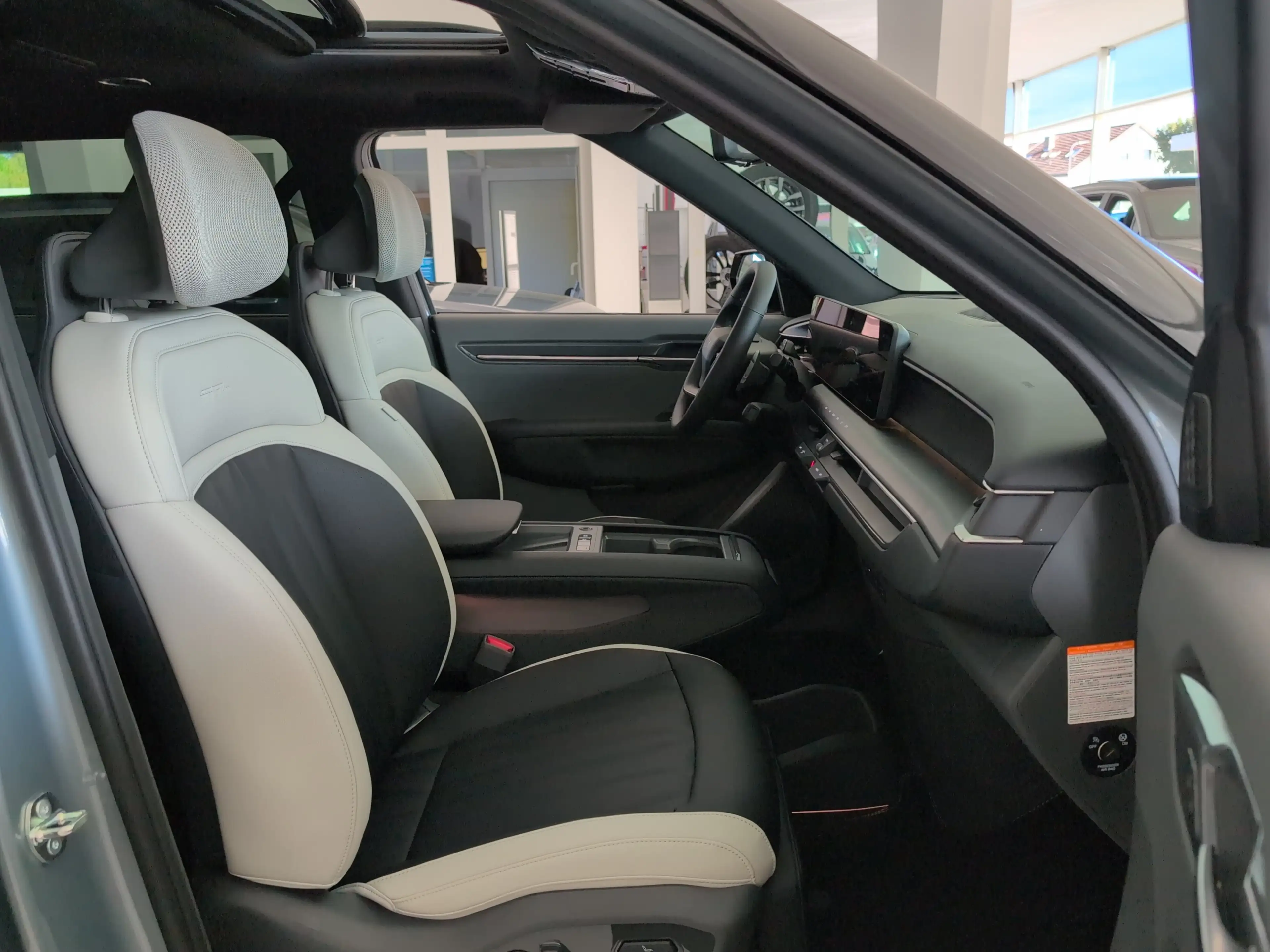 Kia EV9 AWD GT-Line 99,8-kWh Glasdach — photo 13