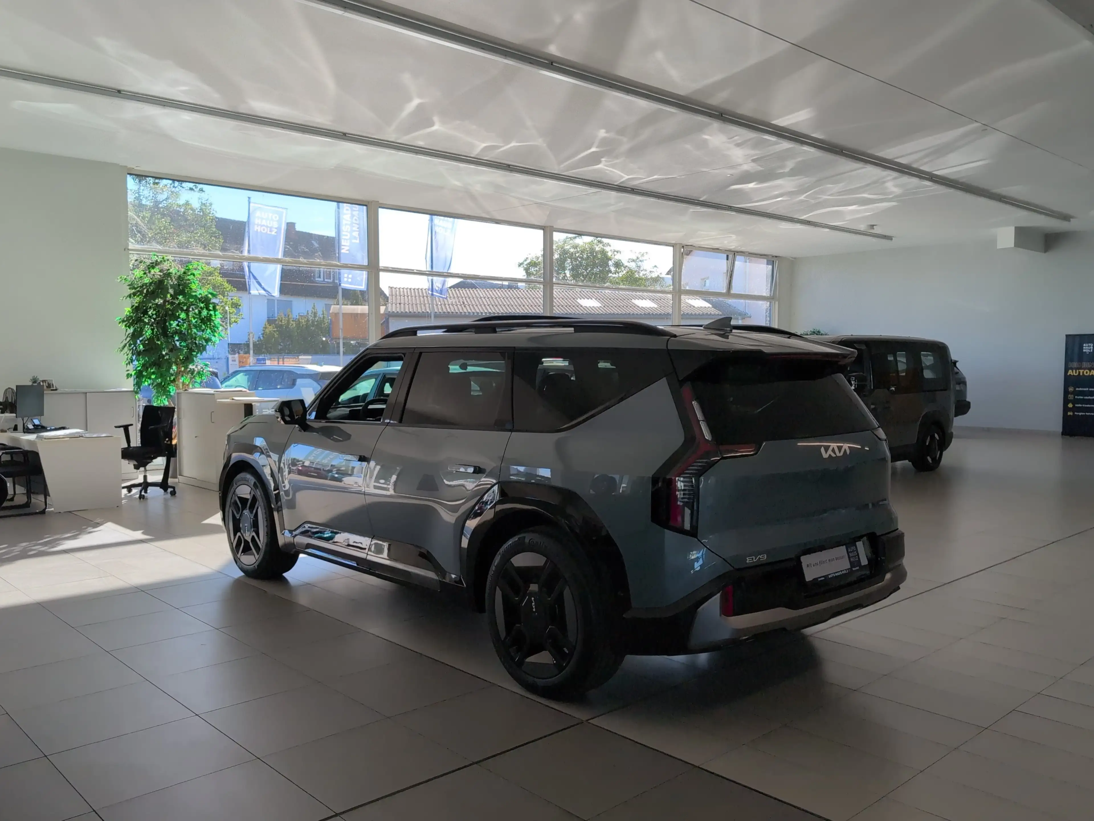 Kia EV9 AWD GT-Line 99,8-kWh Glasdach — photo 2