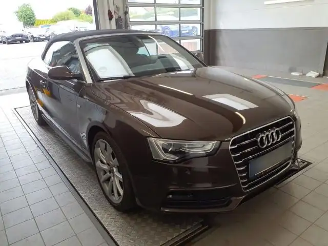 Audi A5 view 2