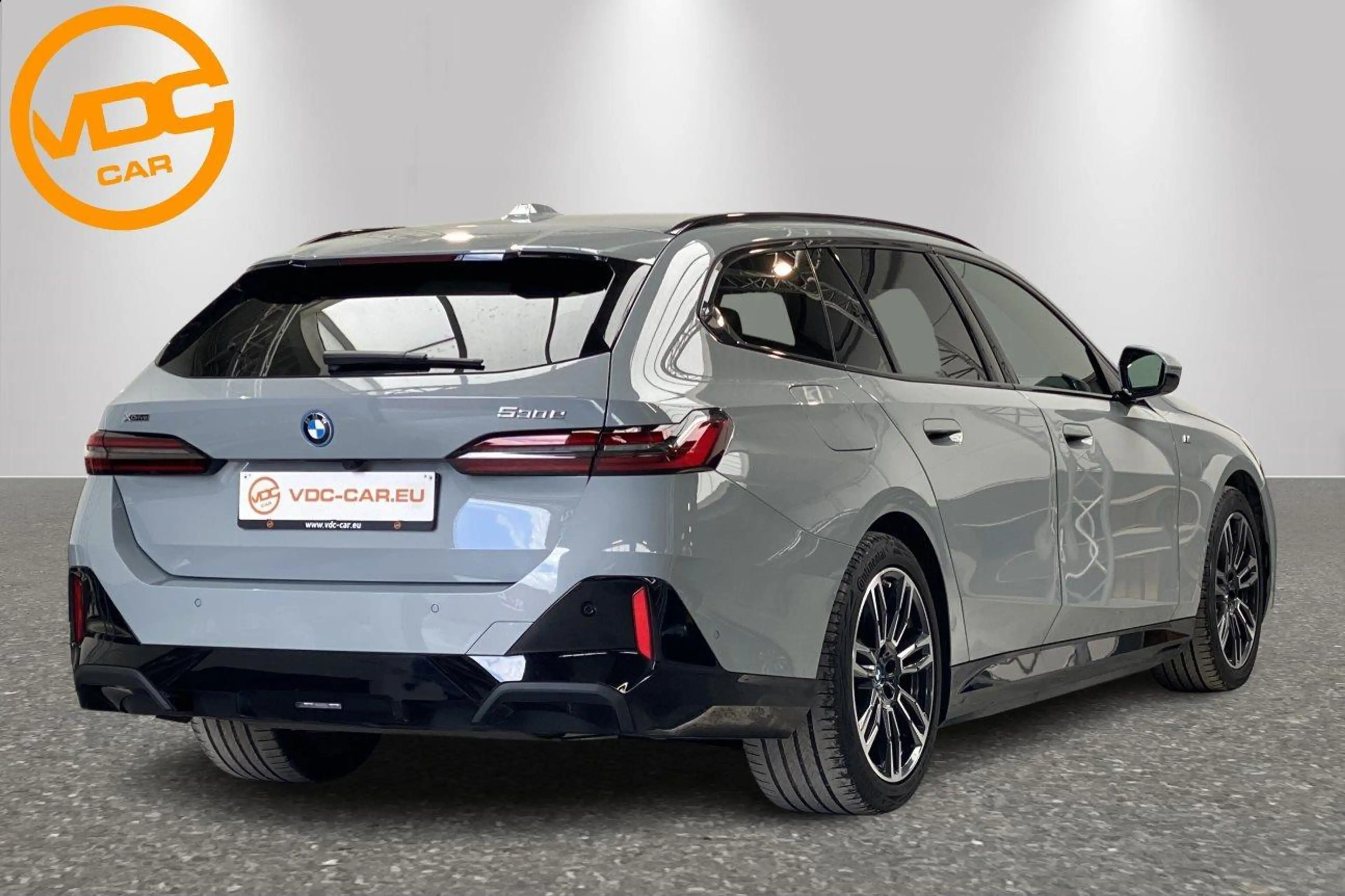 BMW 530 xDrive - M Sport Package Pro - — photo 3