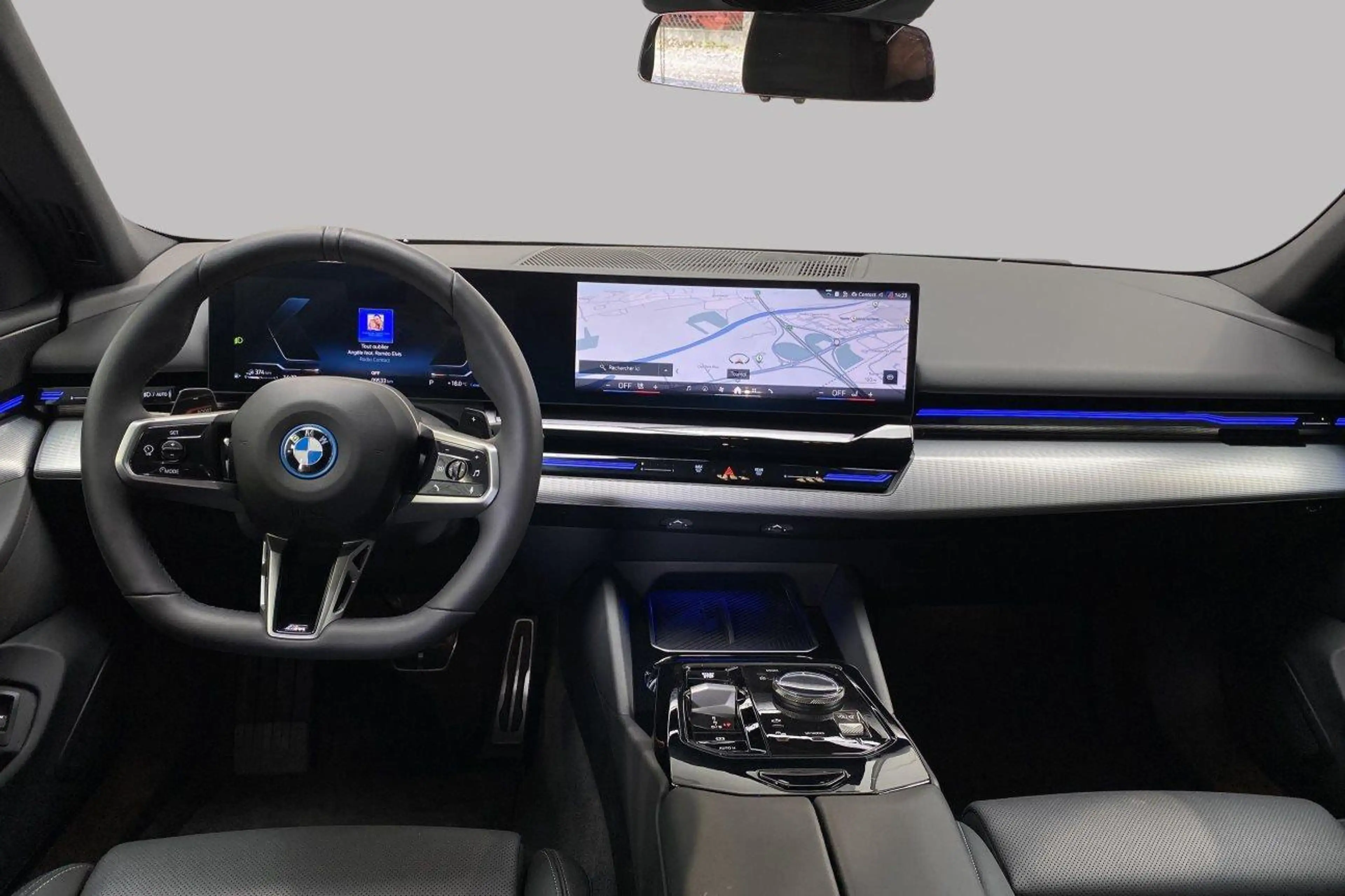 BMW 530 xDrive - M Sport Package Pro - — photo 11