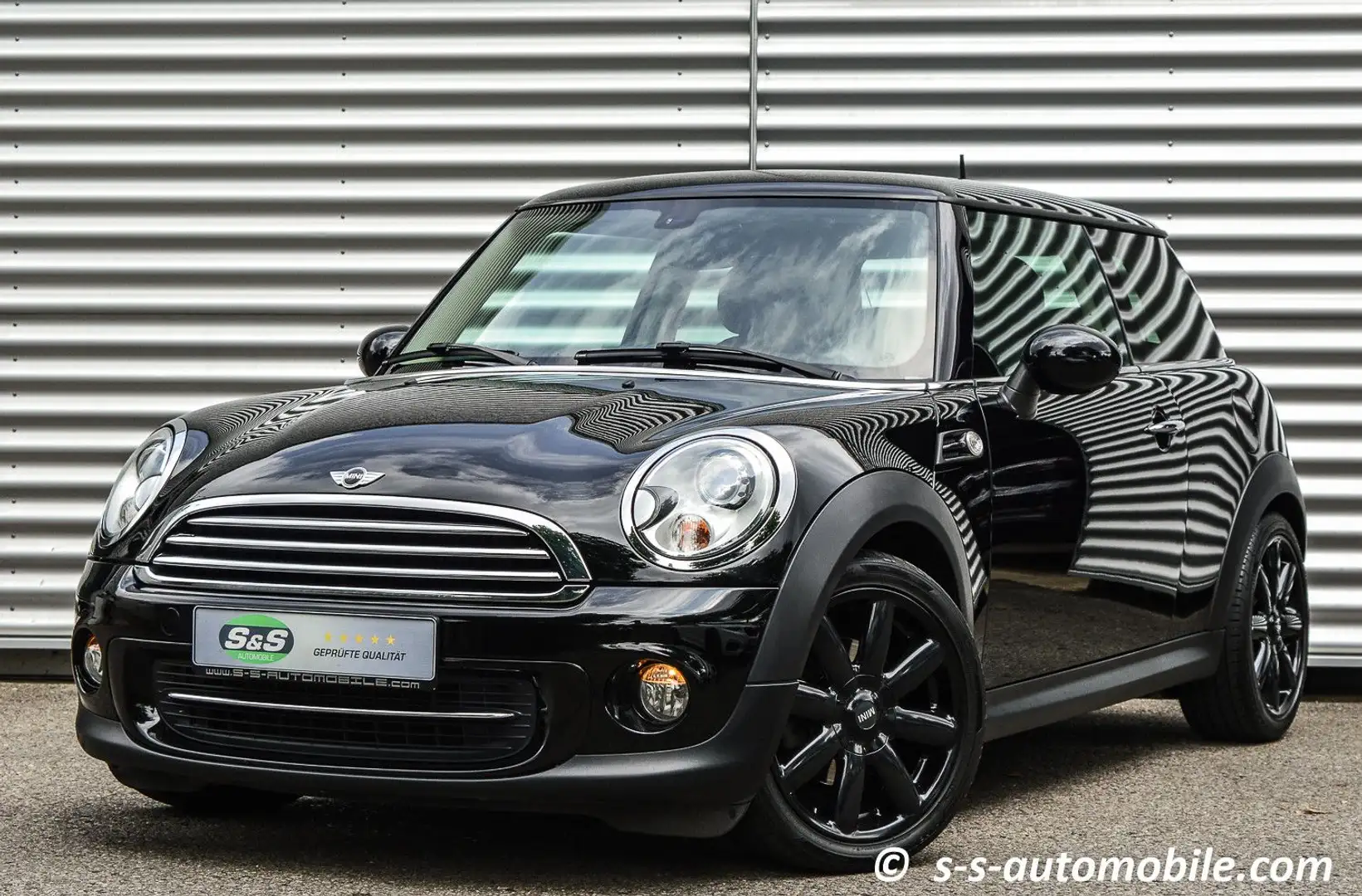 MINI Cooper Navigation Xenon PDC Chili 4 Zylinder Noir - 1