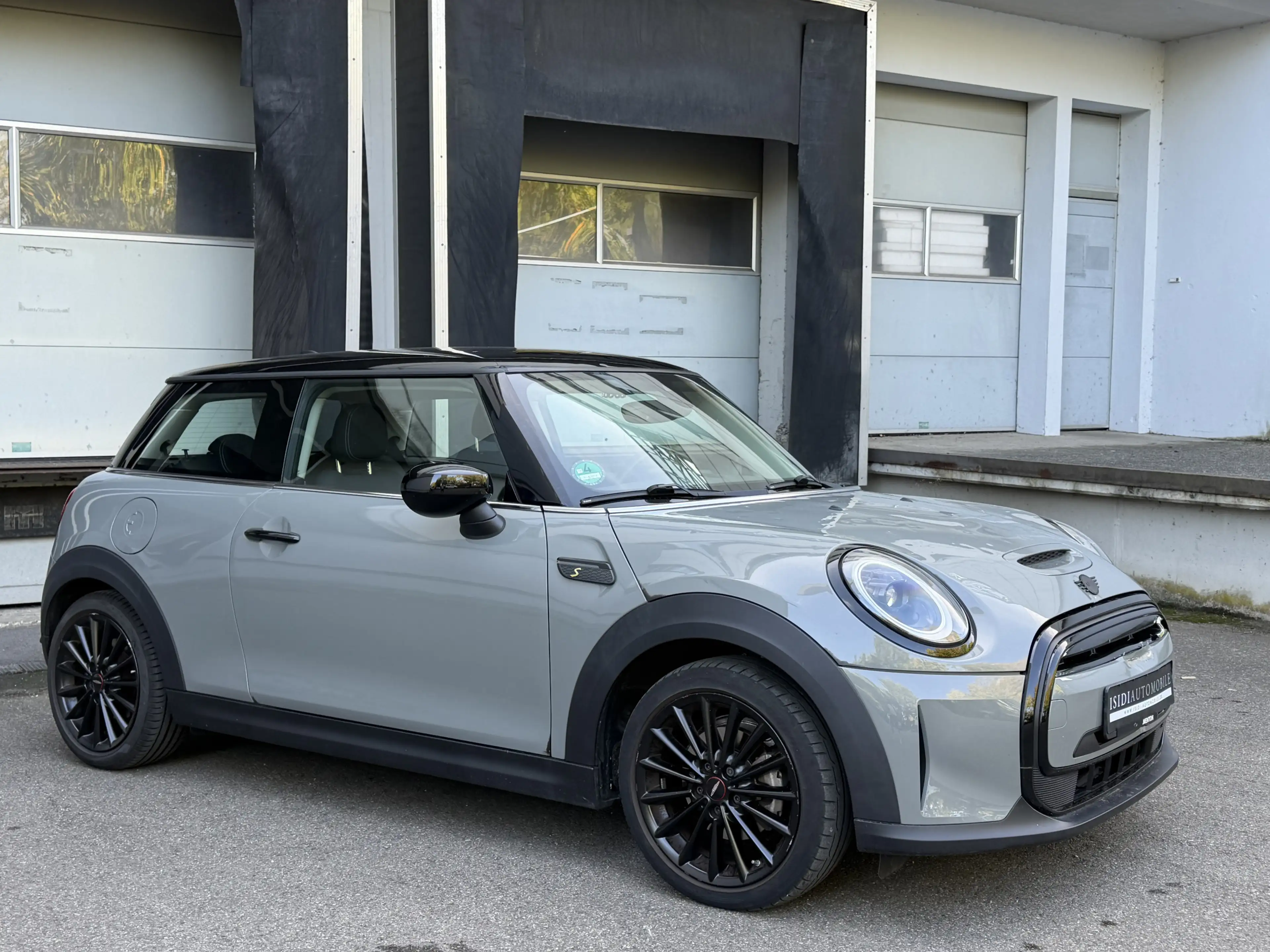 MINI Cooper SE Essential Trim LED Live-Cockpit Tempom — photo 11