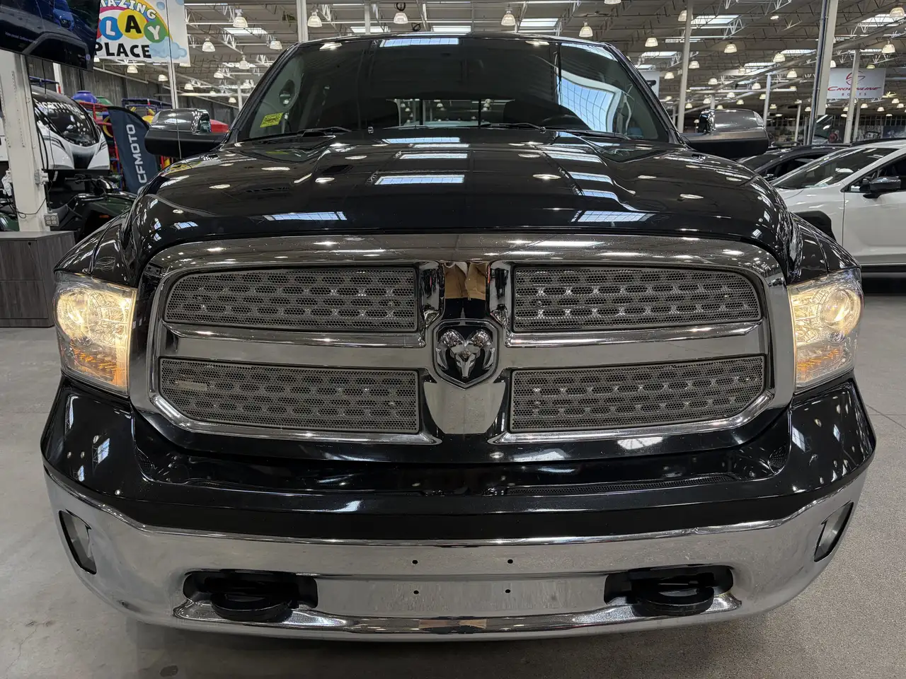 RAM 1500 снимка RAM 1500
