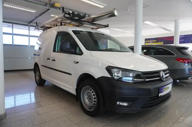 Volkswagen Caddy view 3