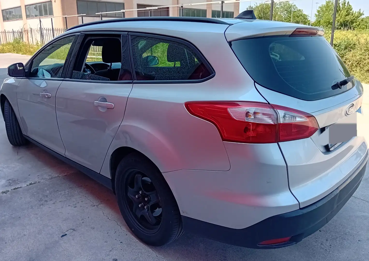 Ford Focus SW 1.0 LEGGERE+PROBLEMA VA L'ACQUA NEL OLIO-RIPARA Argento - 2