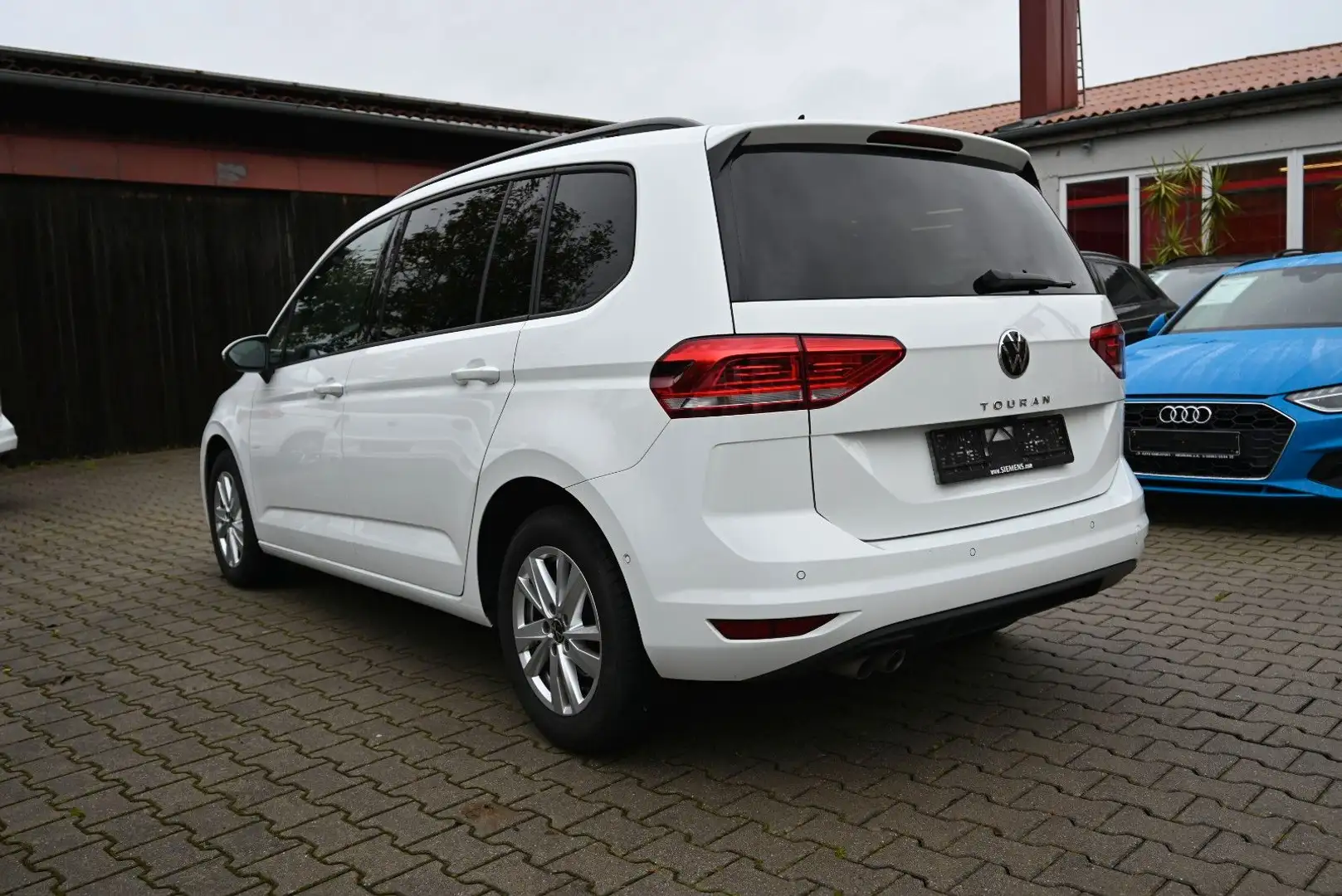 Volkswagen Touran Highline/Voll/Pano/LED/AHK Weiß - 2