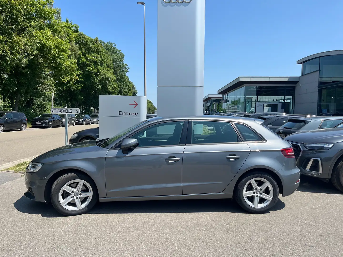 Audi A3 A3 Sportback 1.4 TFSI ultra S tronic (170Cv) Grijs - 2