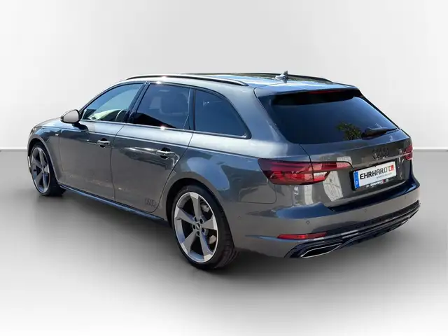 Audi A4 view 9