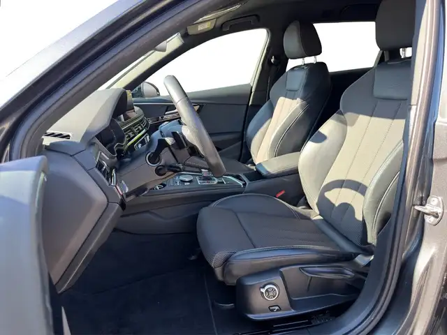 Audi A4 view 14