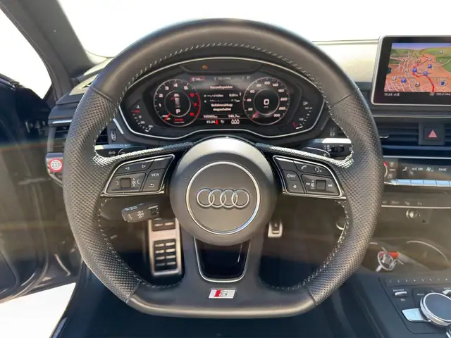 Audi A4 view 16