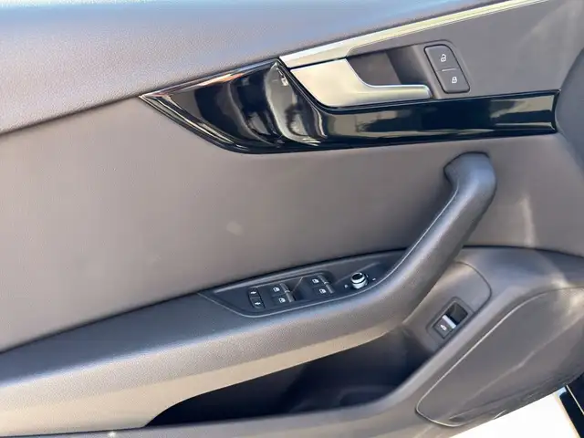 Audi A4 view 15