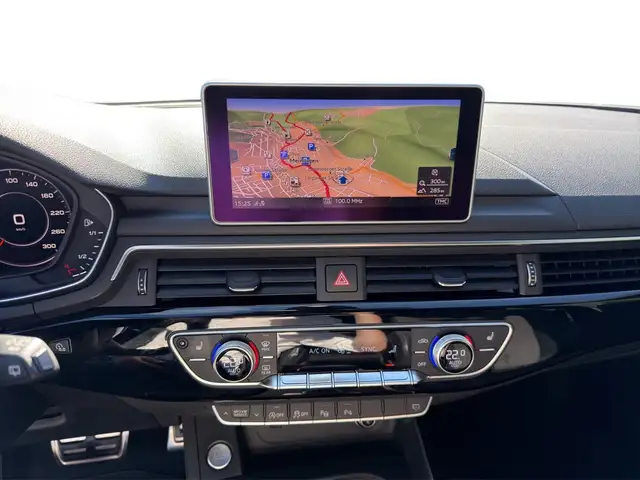 Audi A4 view 18