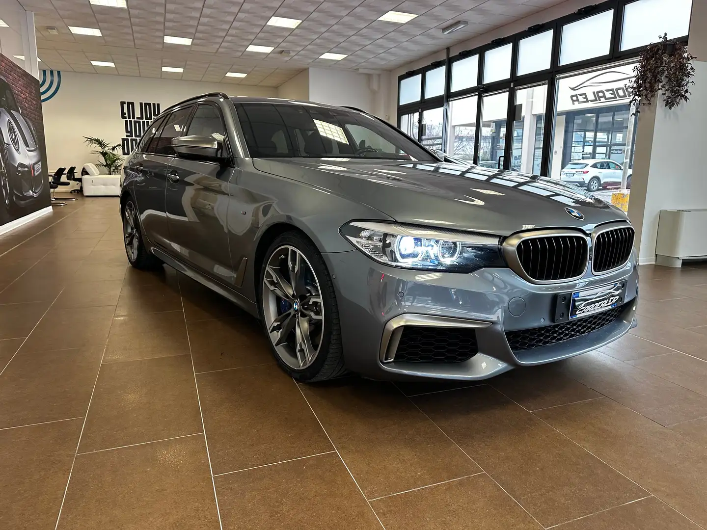 BMW 550 M 550d Touring xdrive auto Modrá - 2