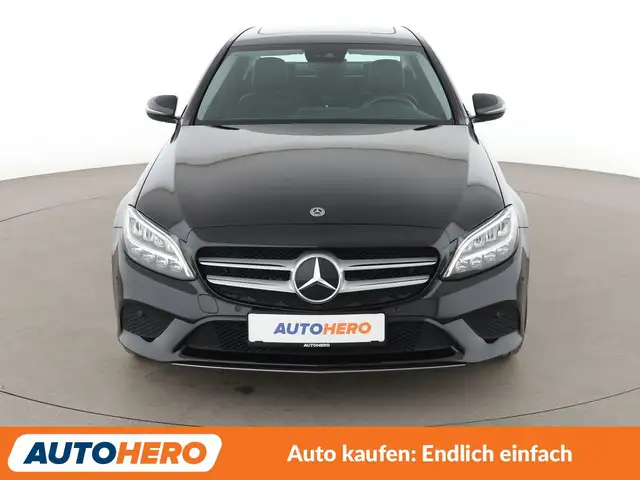 Mercedes-Benz C-Class view 9