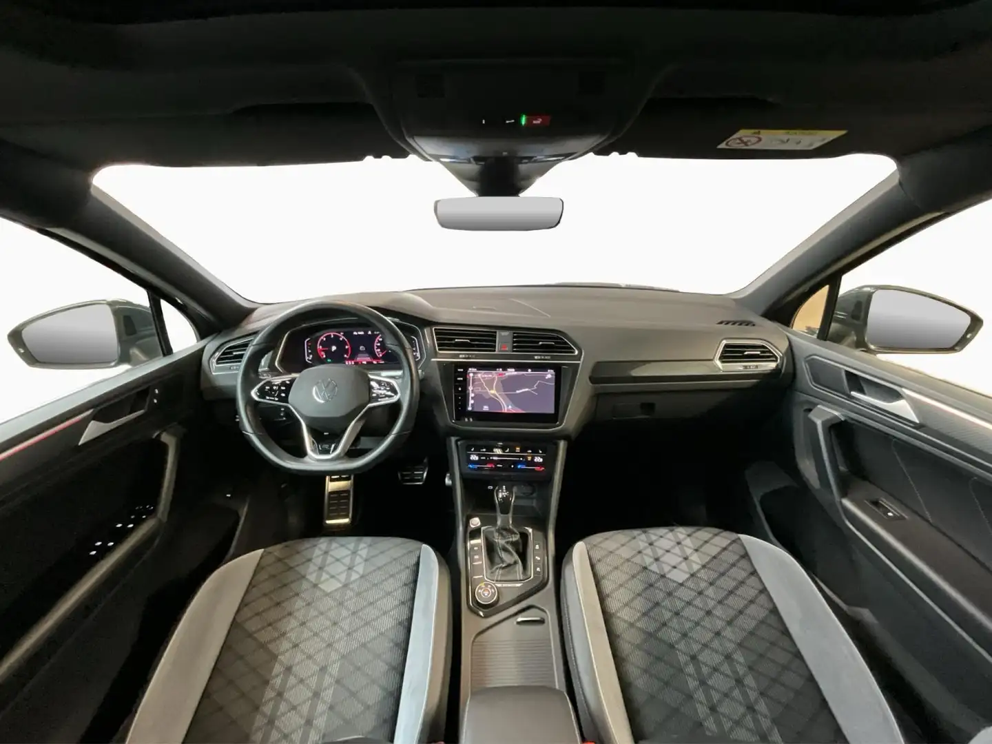Volkswagen Tiguan R-Line+4x4+Pano+AHK+Stand-H. Grau - 2