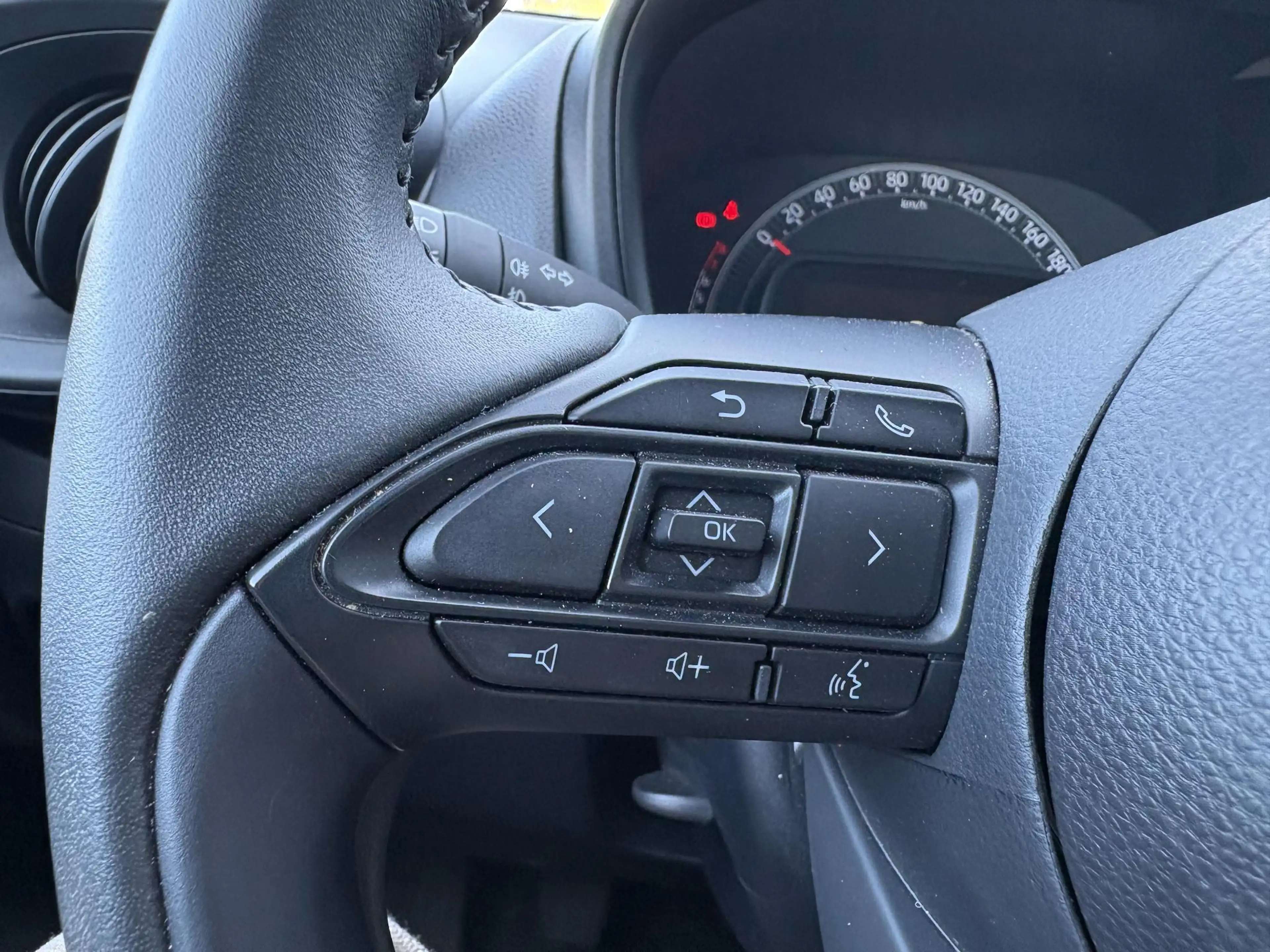 Toyota Aygo X 1.0 VVT-i MT first — photo 11