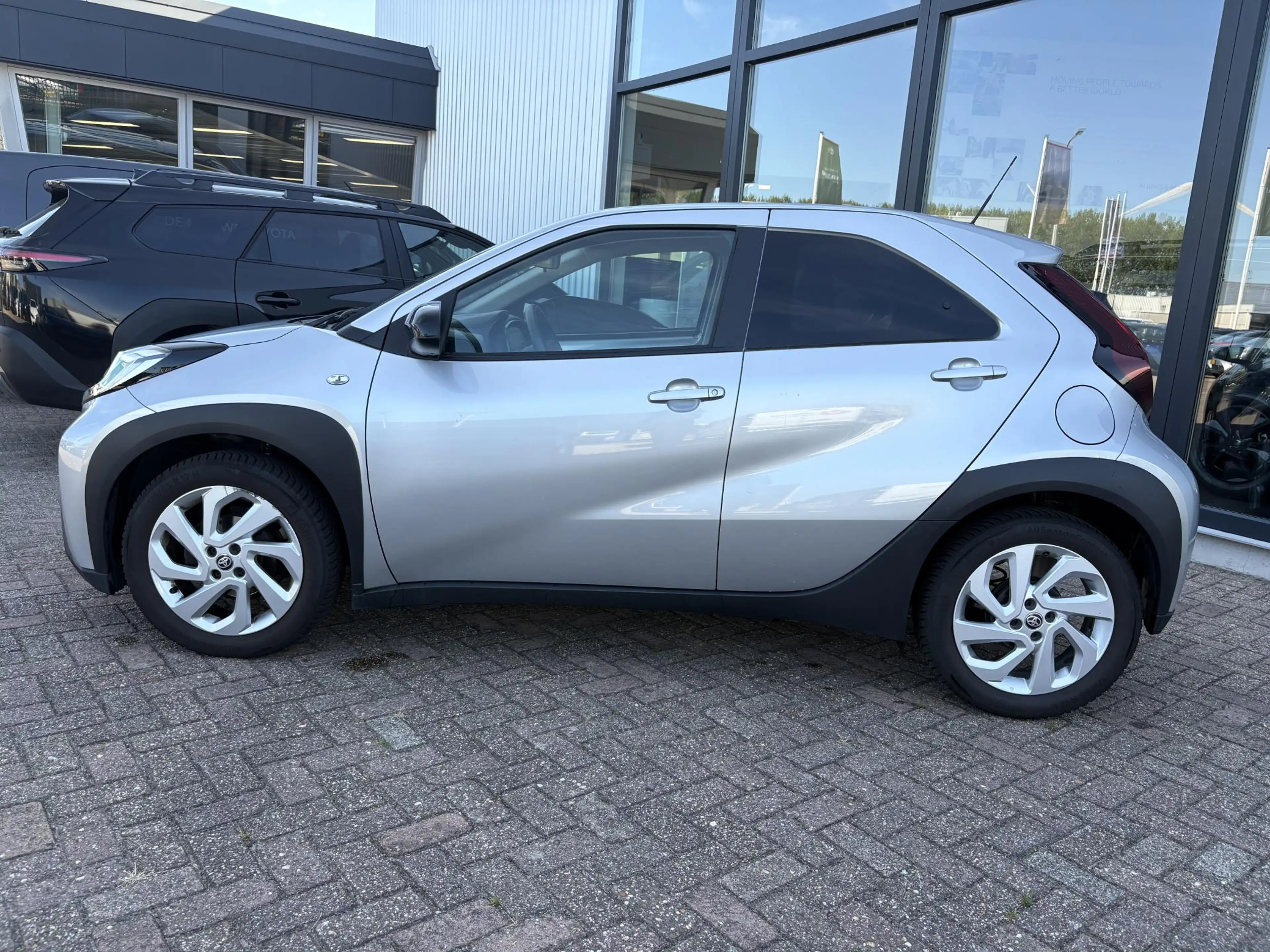 Toyota Aygo X 1.0 VVT-i MT first — photo 3