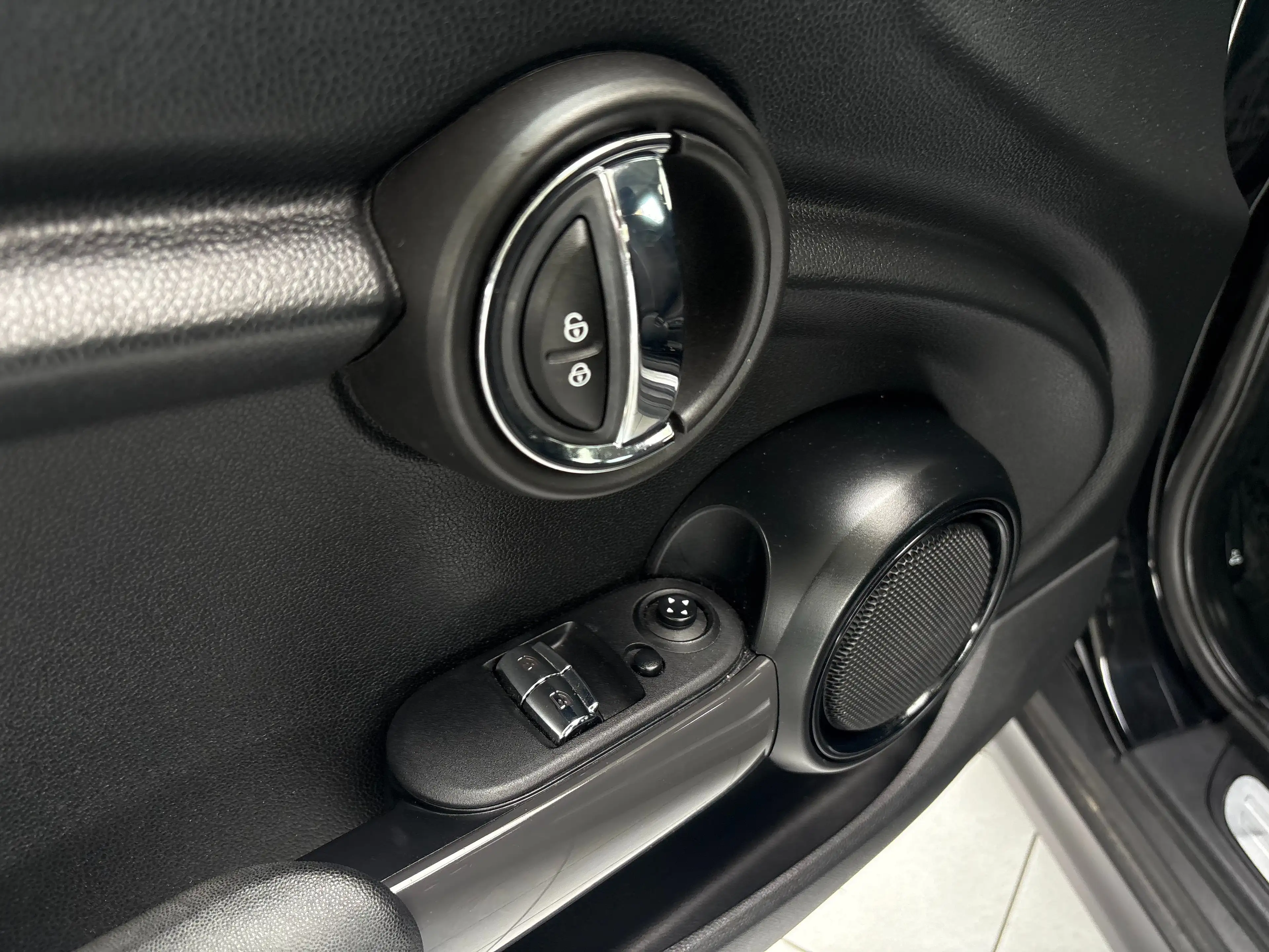 MINI One D Mini 1.5 D One *GPS * LED AMBI * JANTES * — photo 14