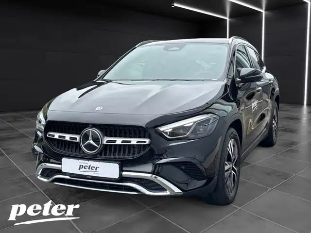 Mercedes-Benz GLA 200 d PROGRESSIVE+18"+AHK+7G+MBEAM+AMBIENTE+