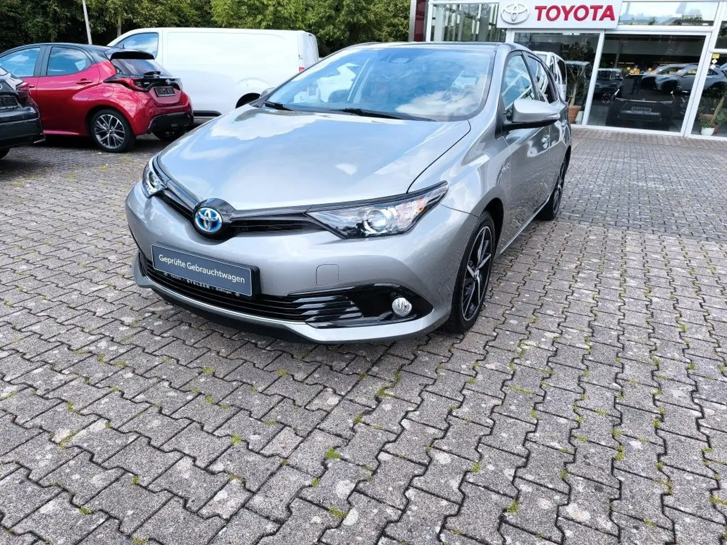 Toyota Auris 1.8 VVT-i Hybrid Automatik Team Deutschland Argento - 2
