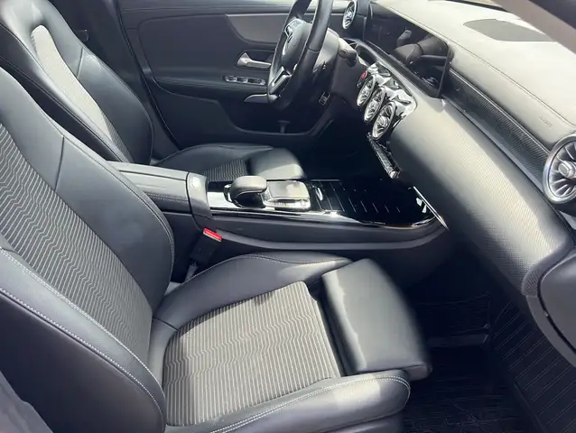 Mercedes-Benz Cla view 14