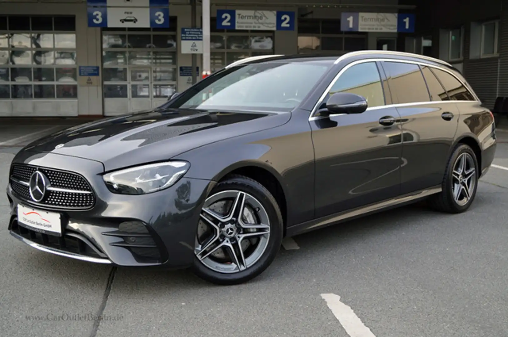 Mercedes-Benz E 300 de T 4M AMG Distr Memory 360Kamera AHK Grau - 2