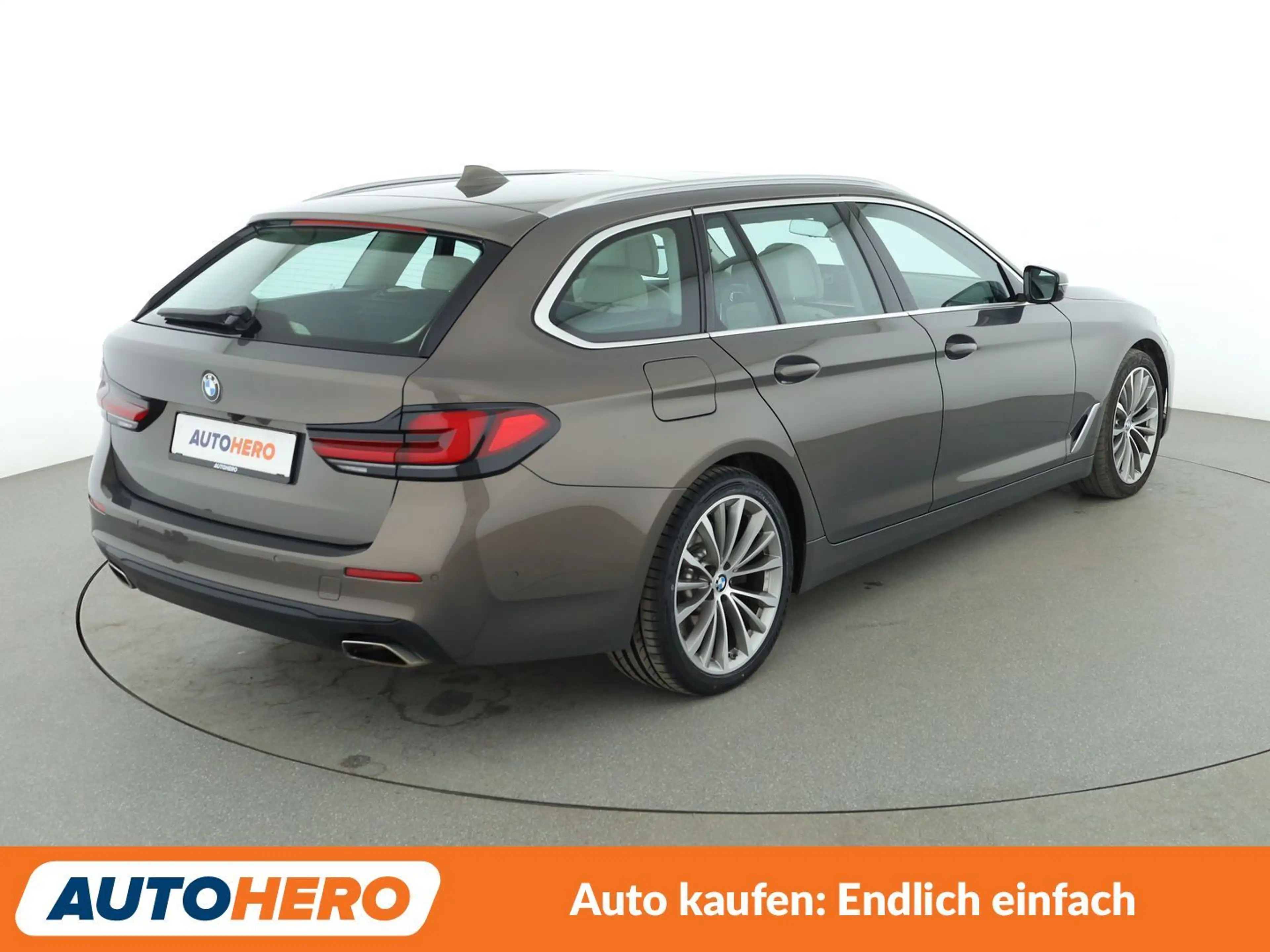 BMW 540 540d xDrive Aut.*NAVI*HEAD-UP*LASER*ACC*360°*PDC* — photo 6